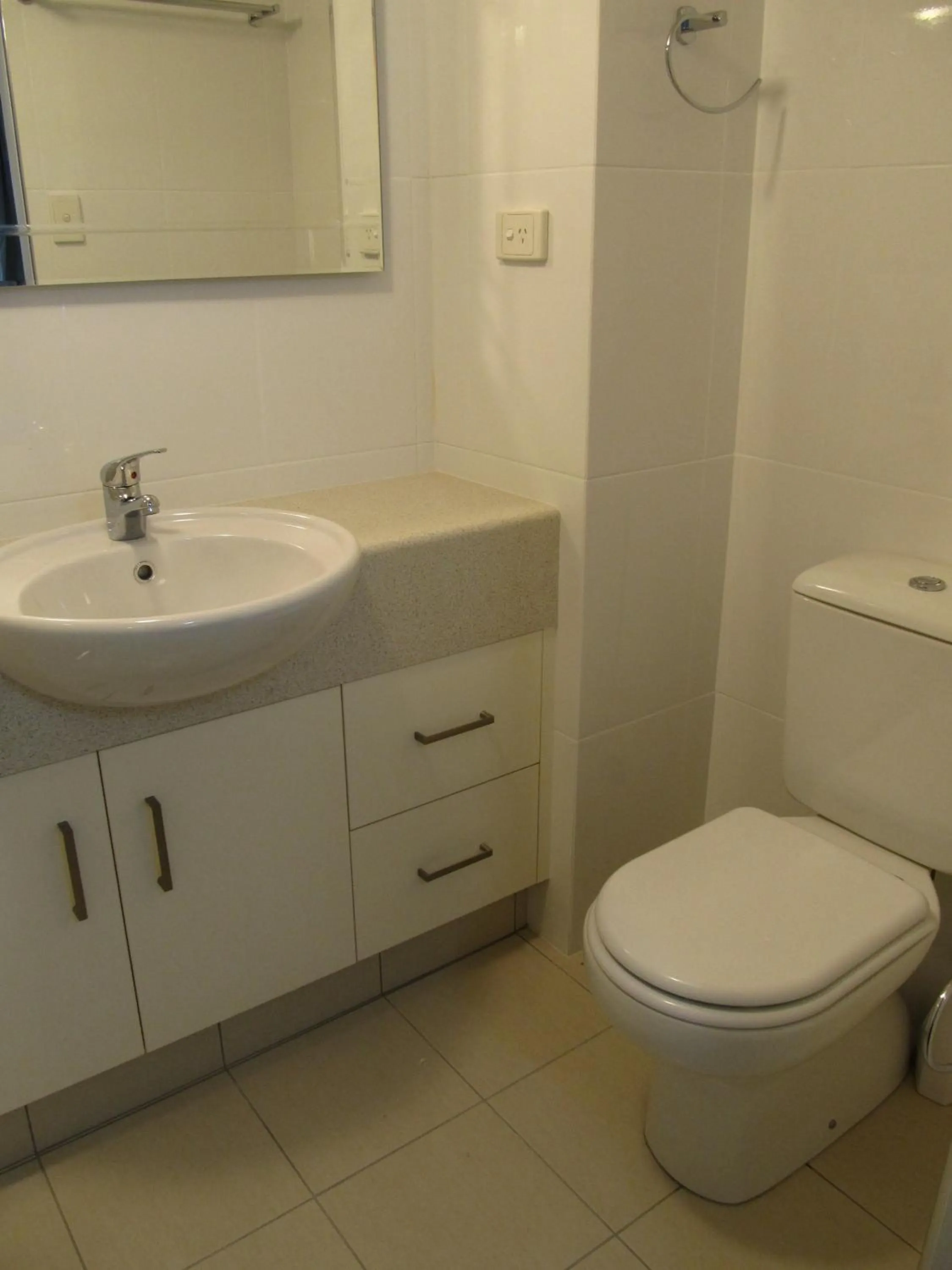 Bathroom in Costa D'Ora Holiday Apartments