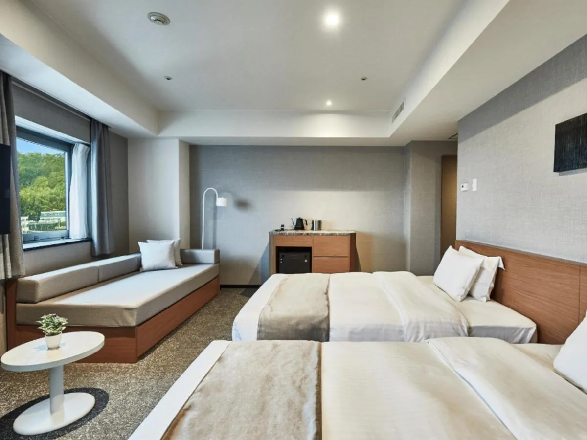 Bed in One Station Hotel Kumamoto -DLIGHT LIFE & HOTELS-