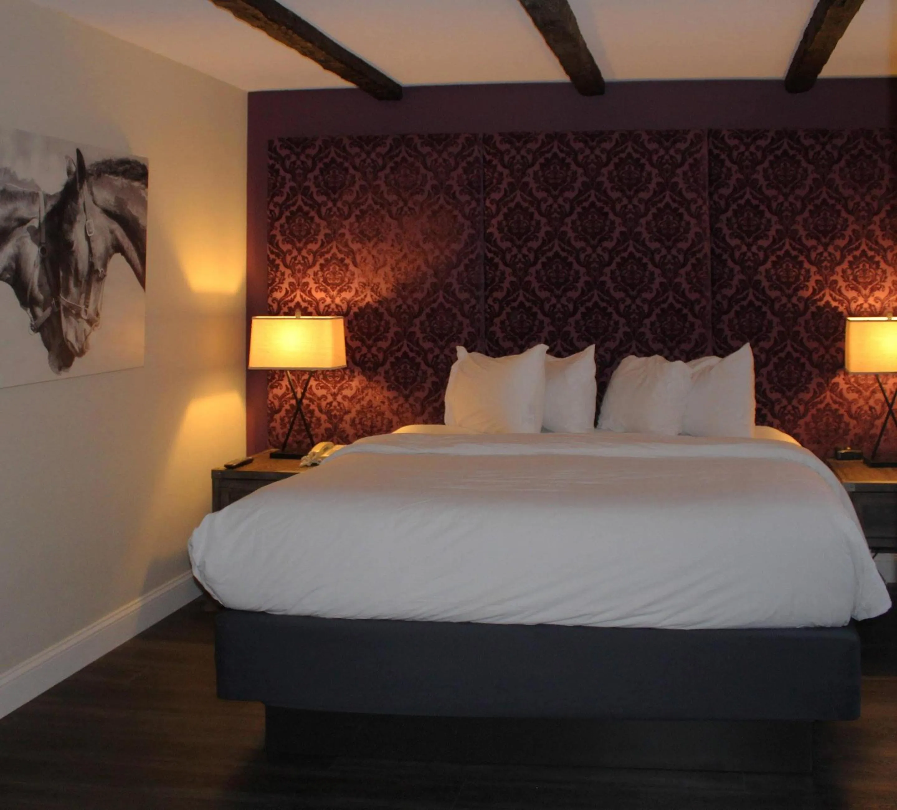 Bedroom, Bed in The Century House, an Ascend Collection Hotel