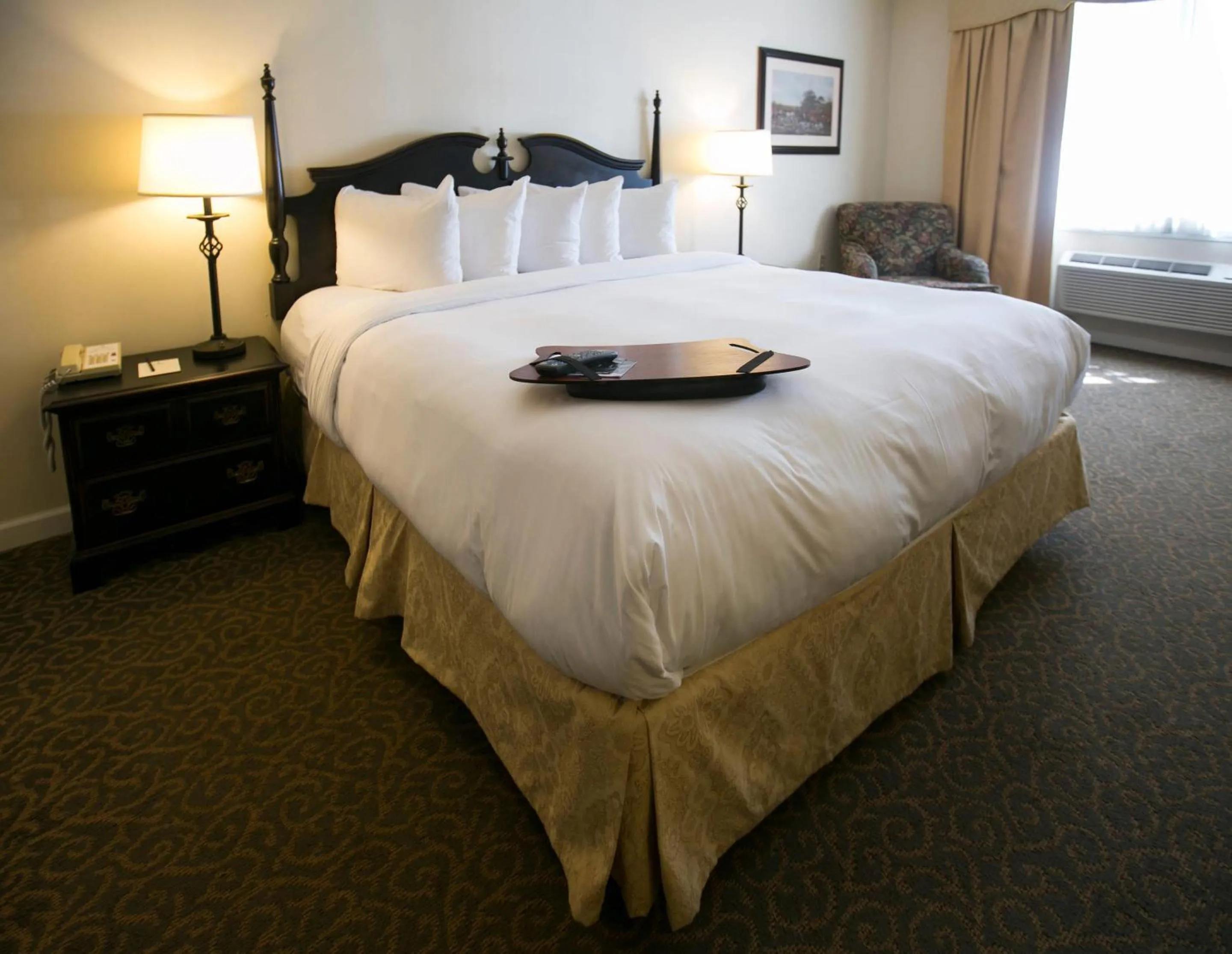 Bedroom, Bed in The Century House, an Ascend Collection Hotel