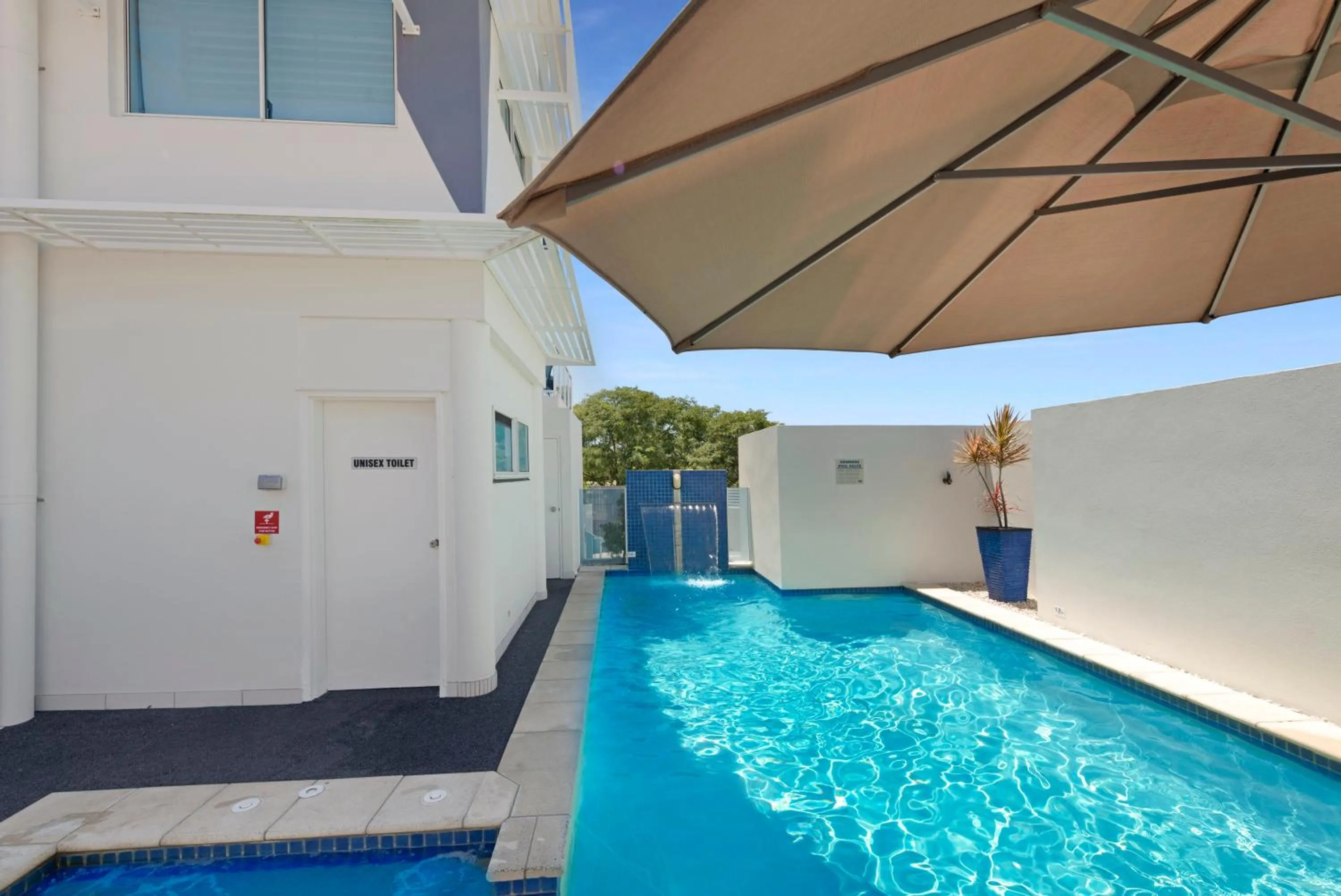 Swimming pool in Koola Beach Apartments Bargara