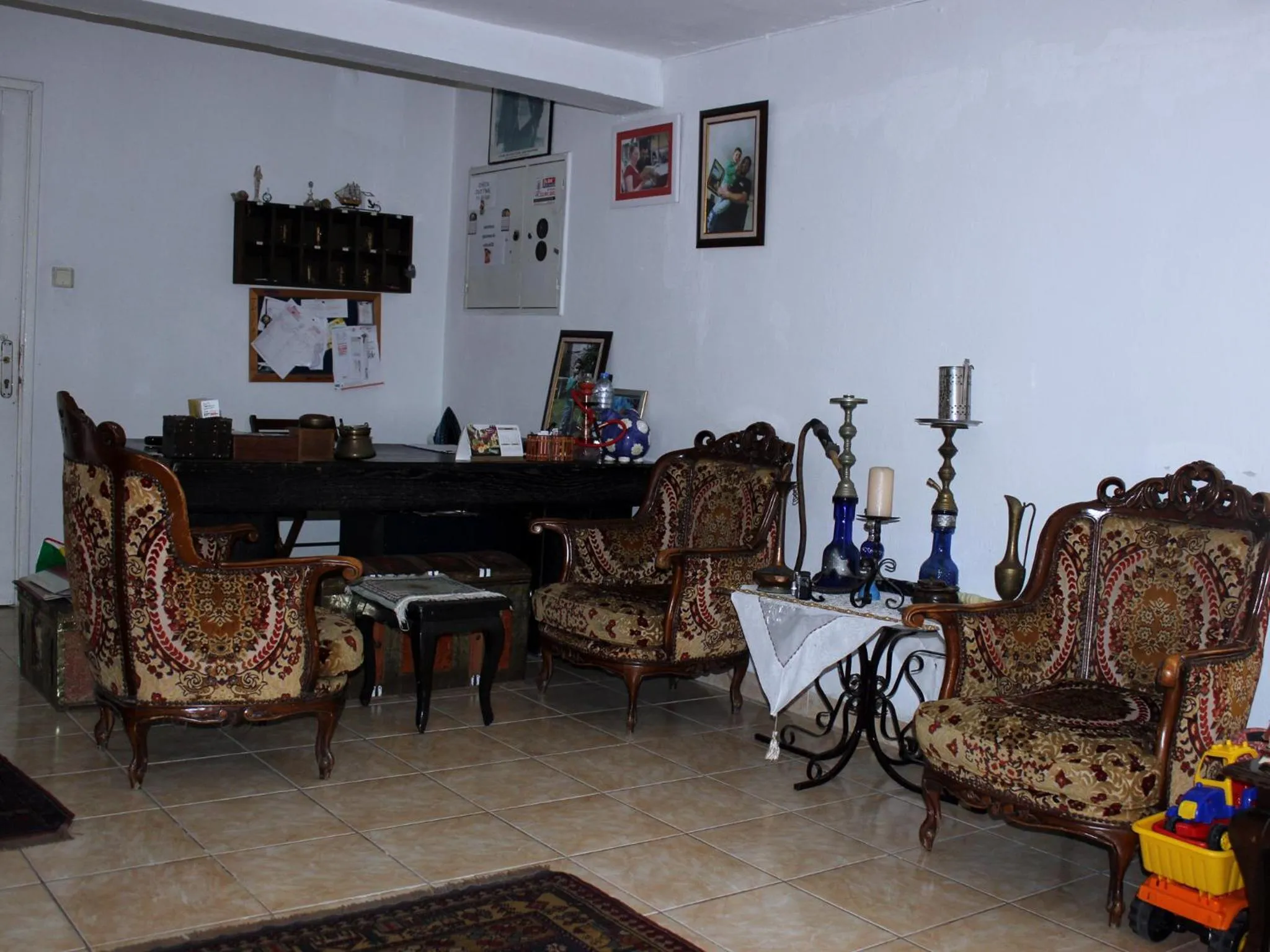 Seating area in Tuncay Pension