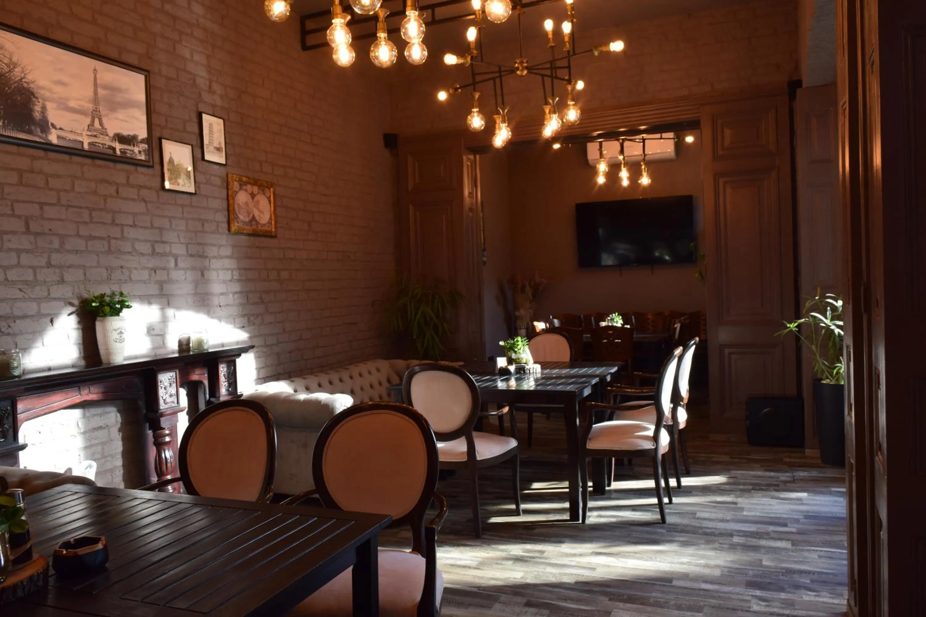 Communal lounge/ TV room in Hotel 5 Continents