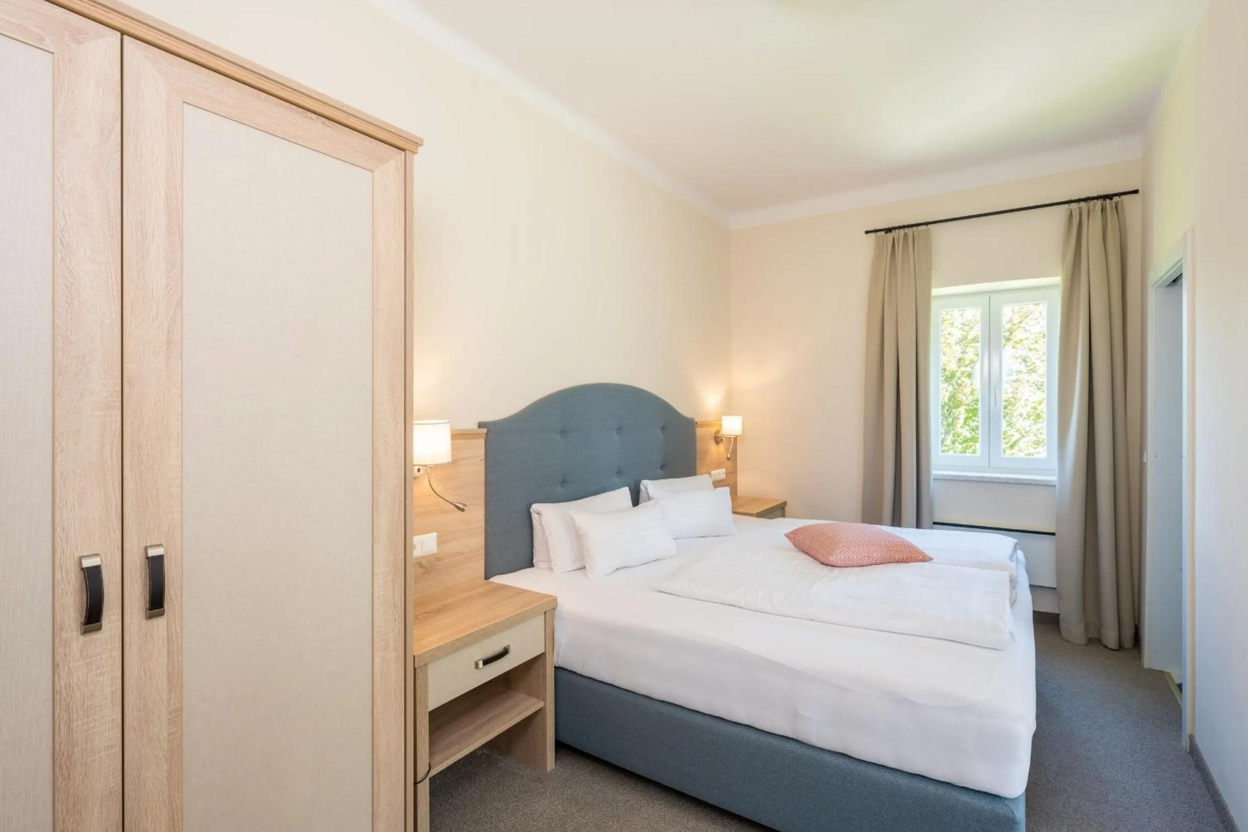 Bed in Inselhotel Faakersee