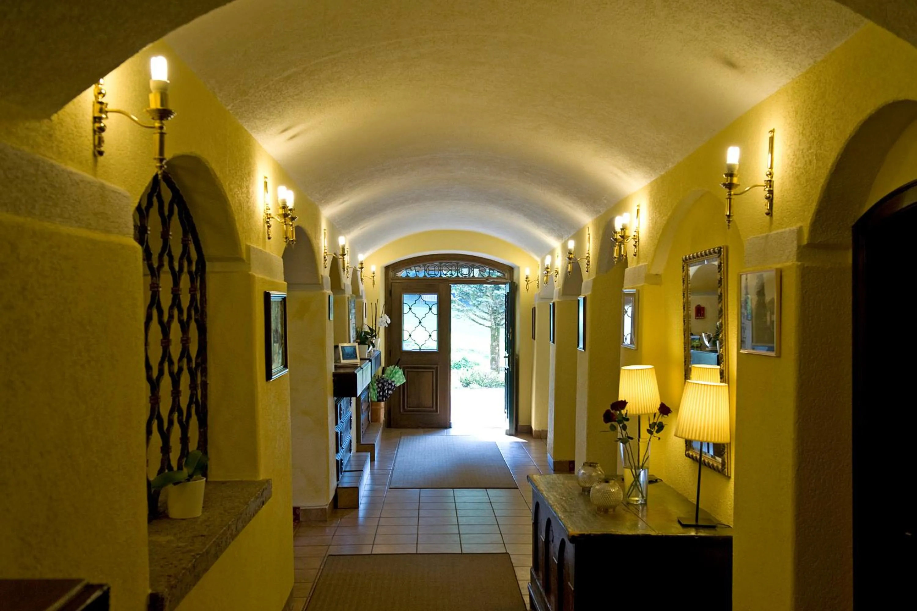 Lobby or reception in Inselhotel Faakersee