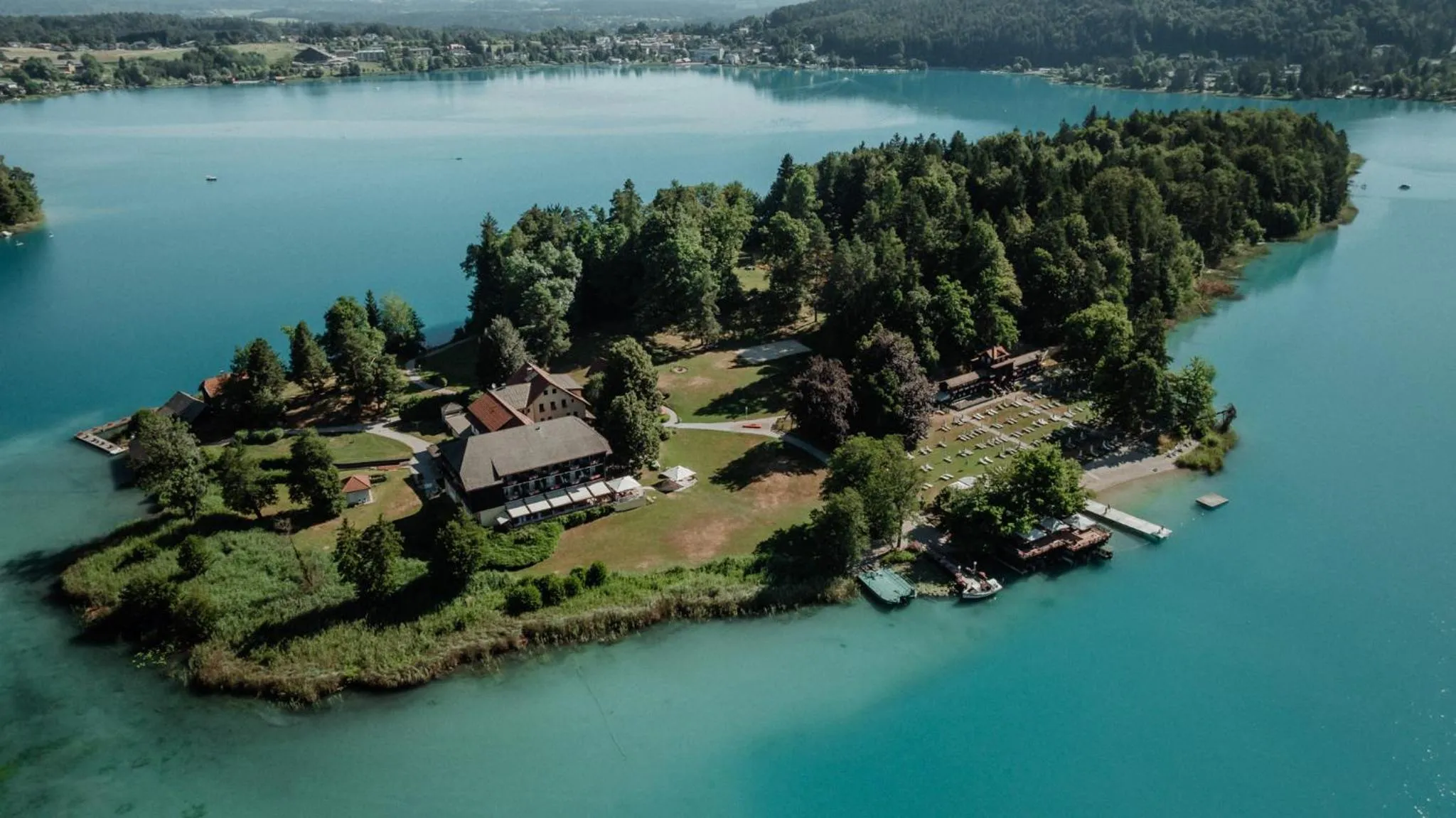 Property building in Inselhotel Faakersee