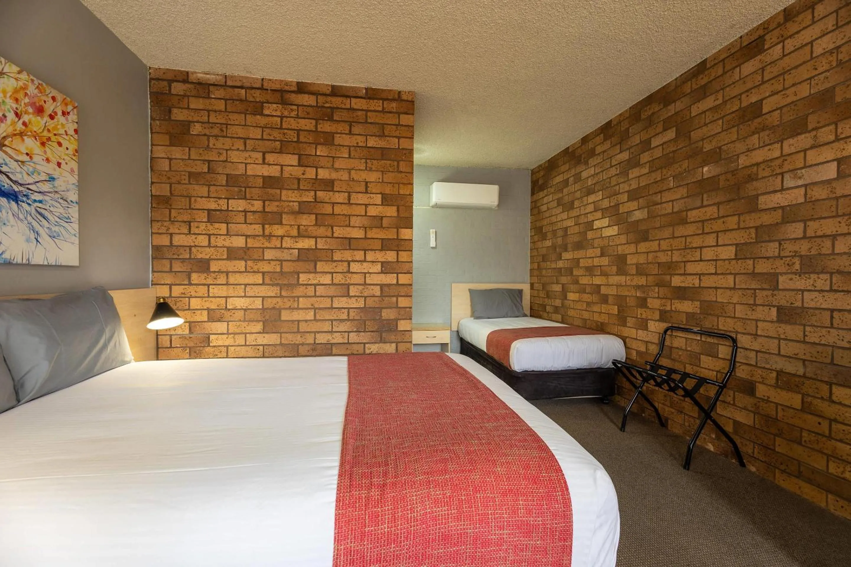 Bedroom, Bed in Comfort Inn Dubbo City
