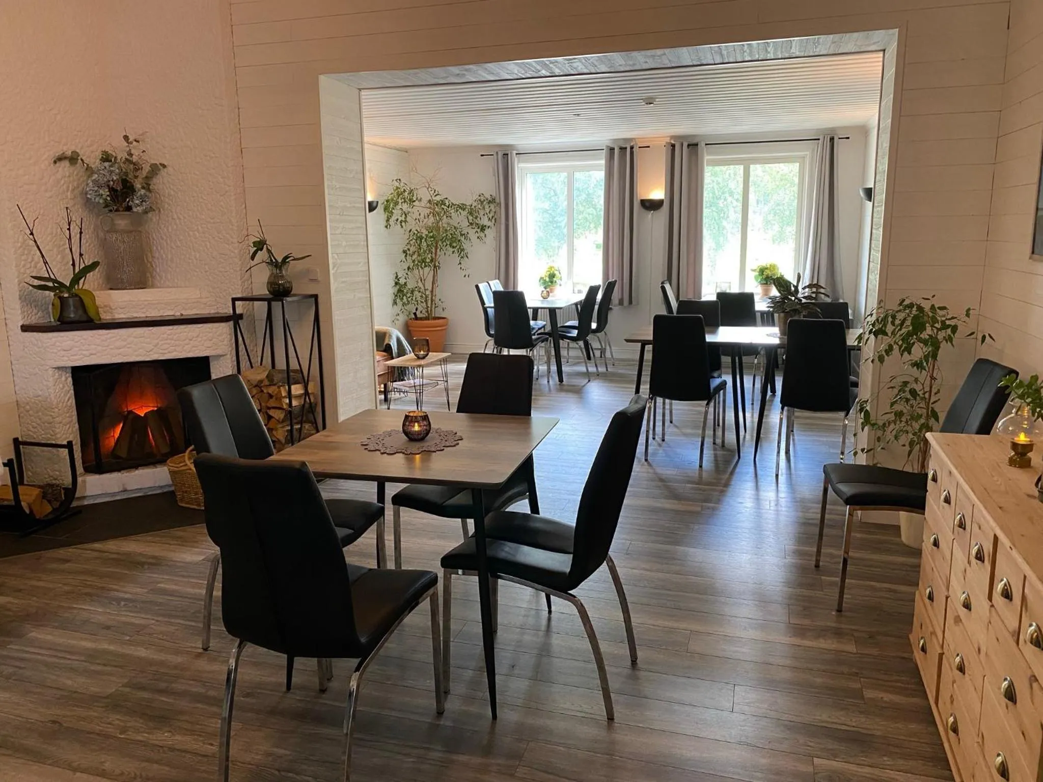 Communal lounge/ TV room in Brinkeboda Wärdshus