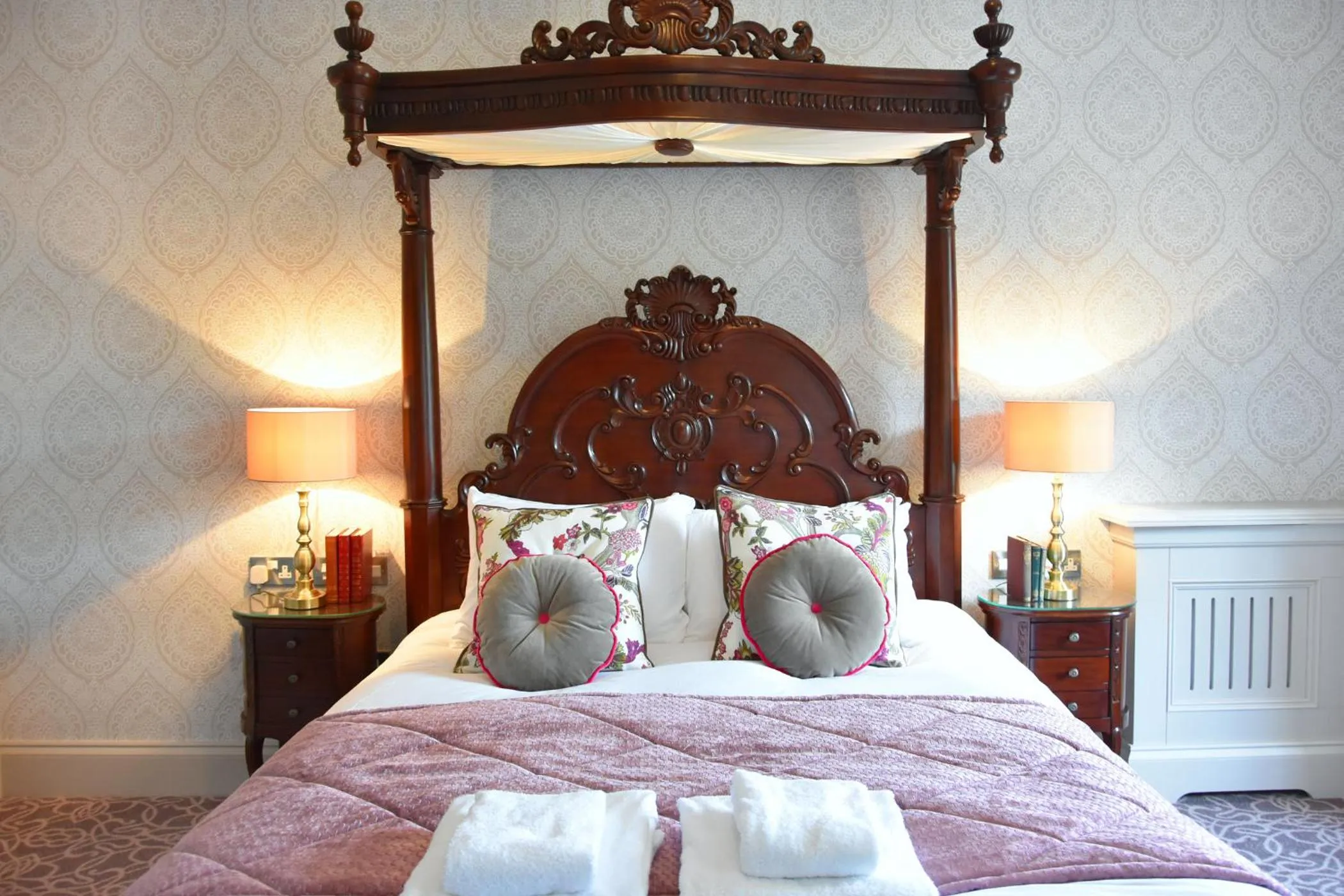 Photo of the whole room, Bed in Rockhill House