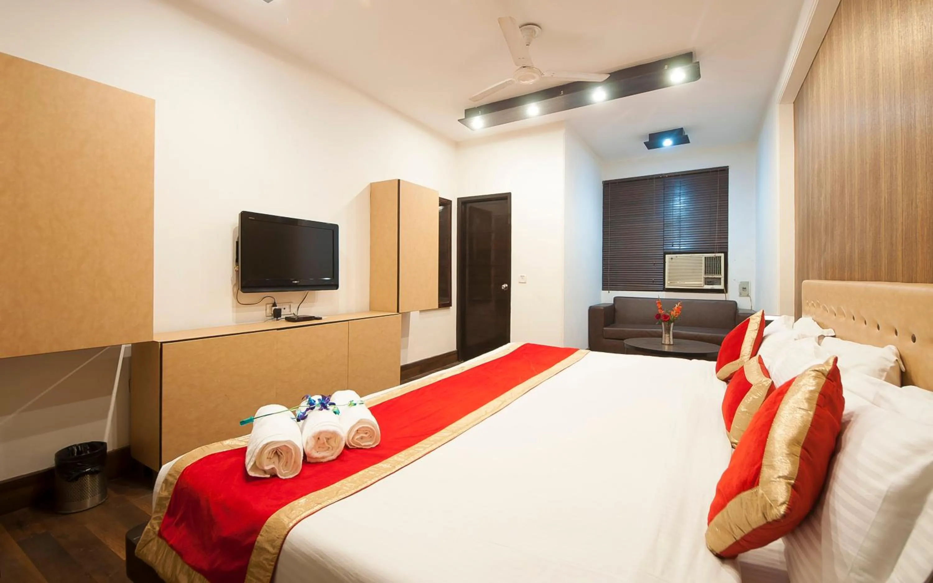 TV and multimedia in Hotel Good Palace