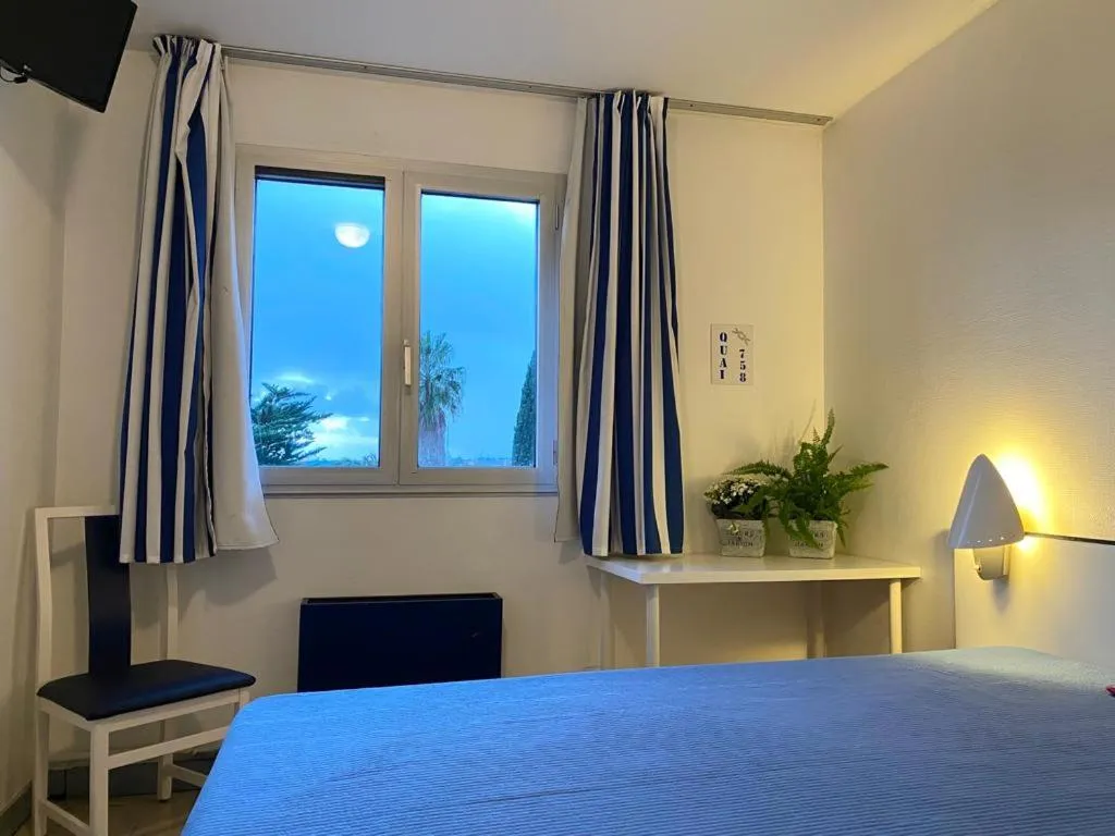 Bed in hotel l'échappée d'oléron