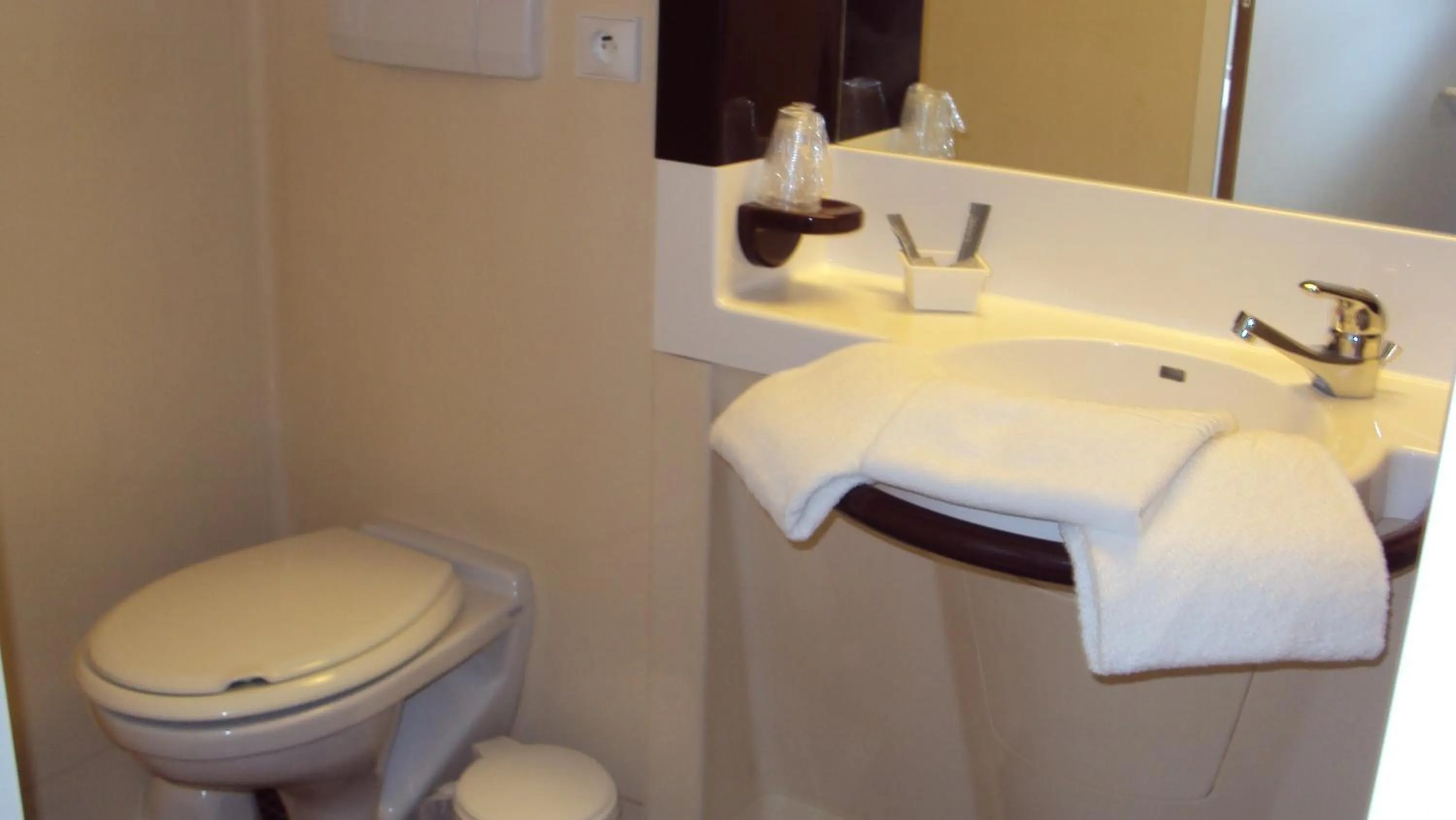 Bathroom in hotel l'échappée d'oléron