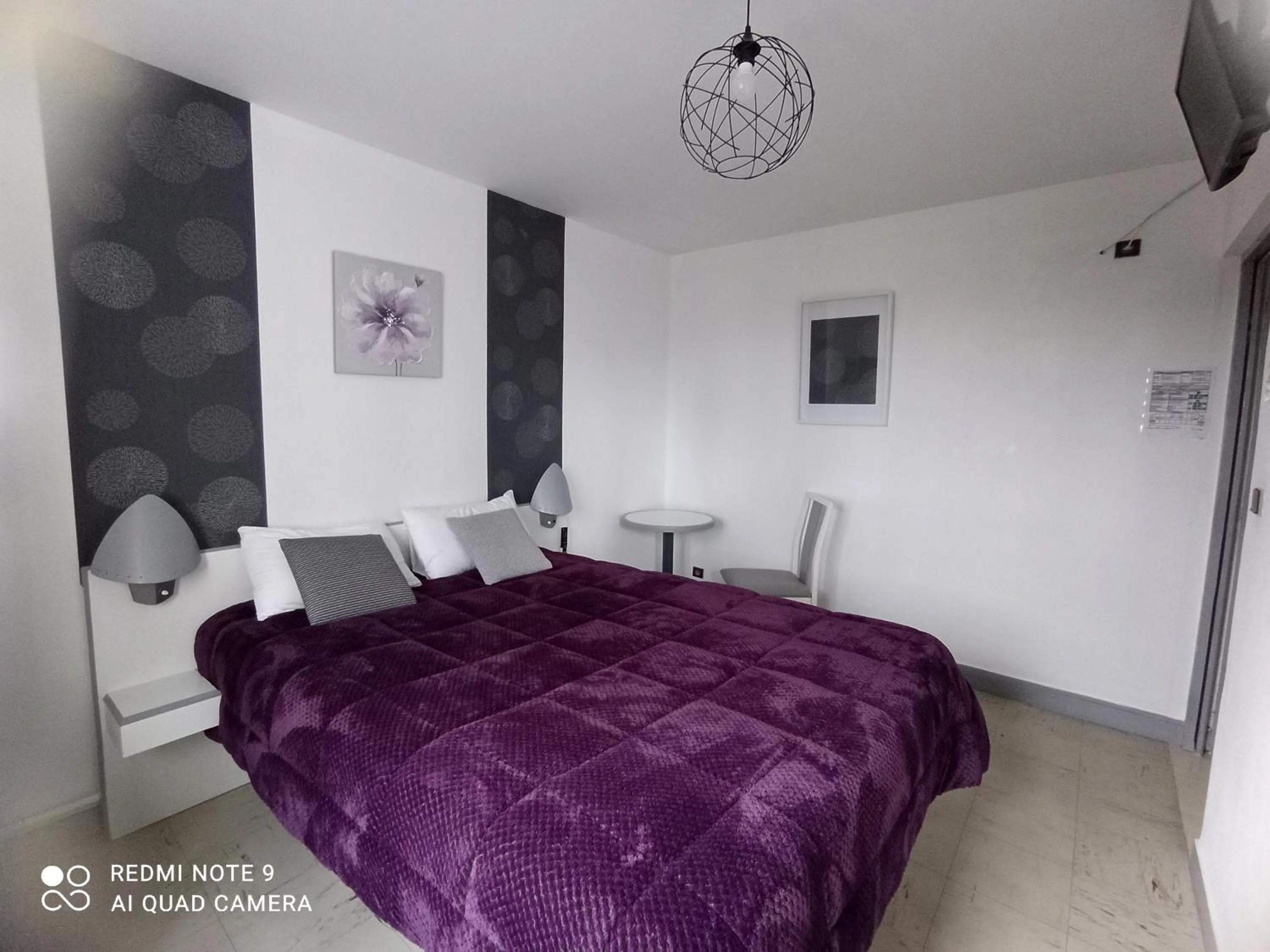 Bed in hotel l'échappée d'oléron