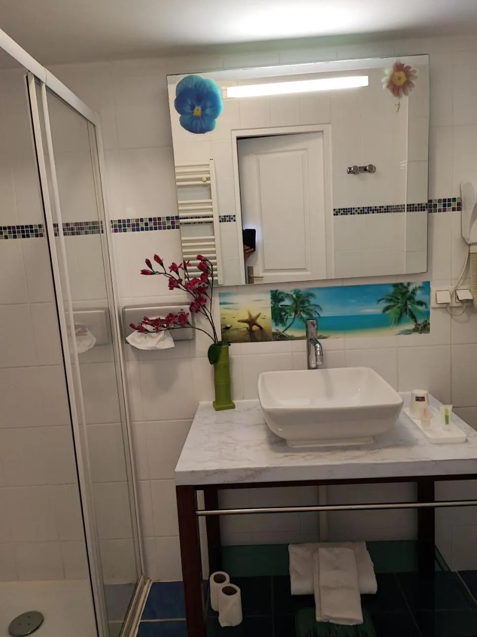 Toilet in Hôtel du Fort