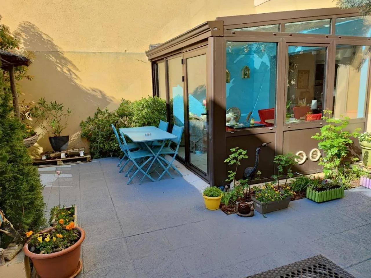 Patio in Hôtel du Fort