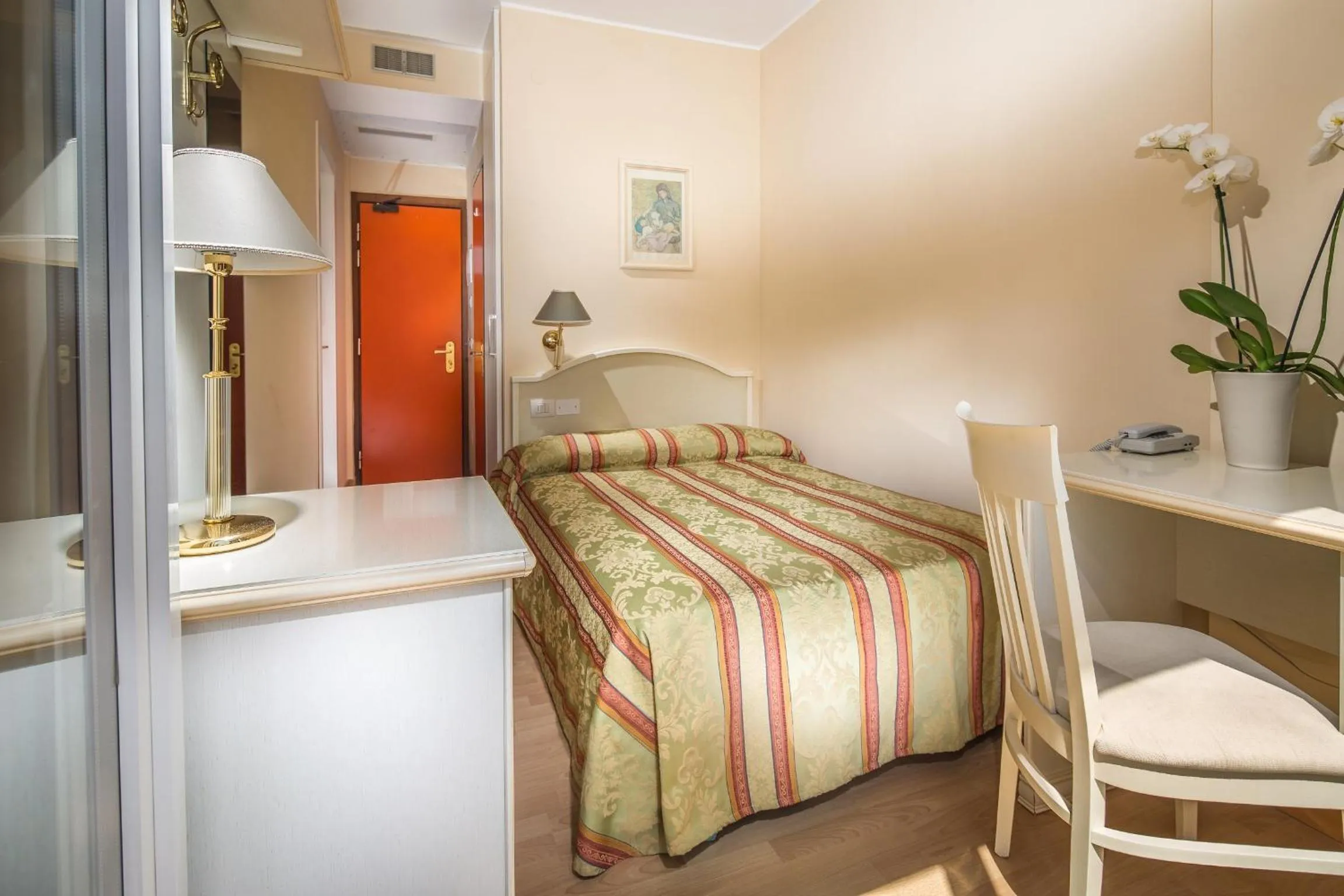 Bed in Hotel Jasminum