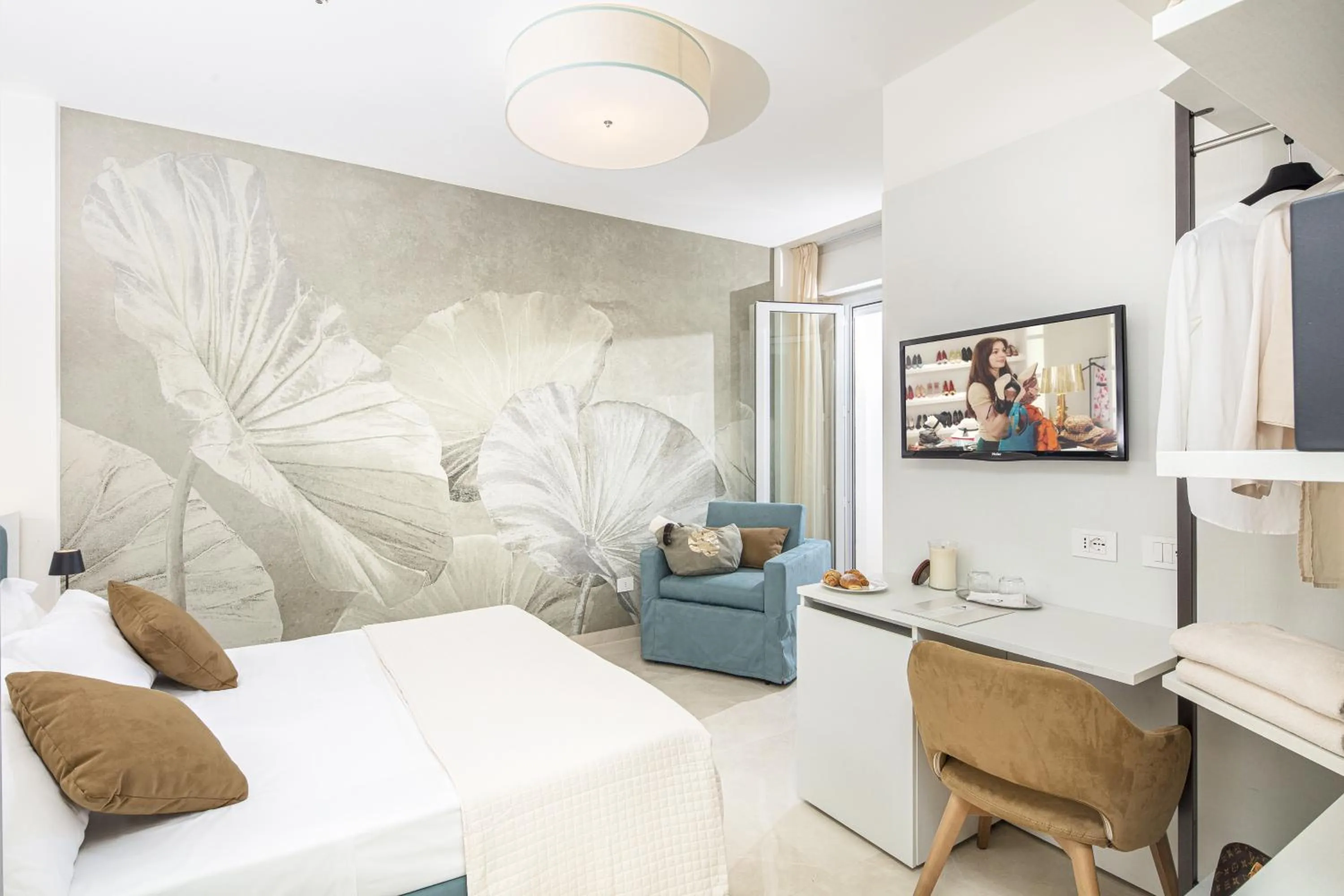 Restaurant/places to eat in Hotel Jasminum