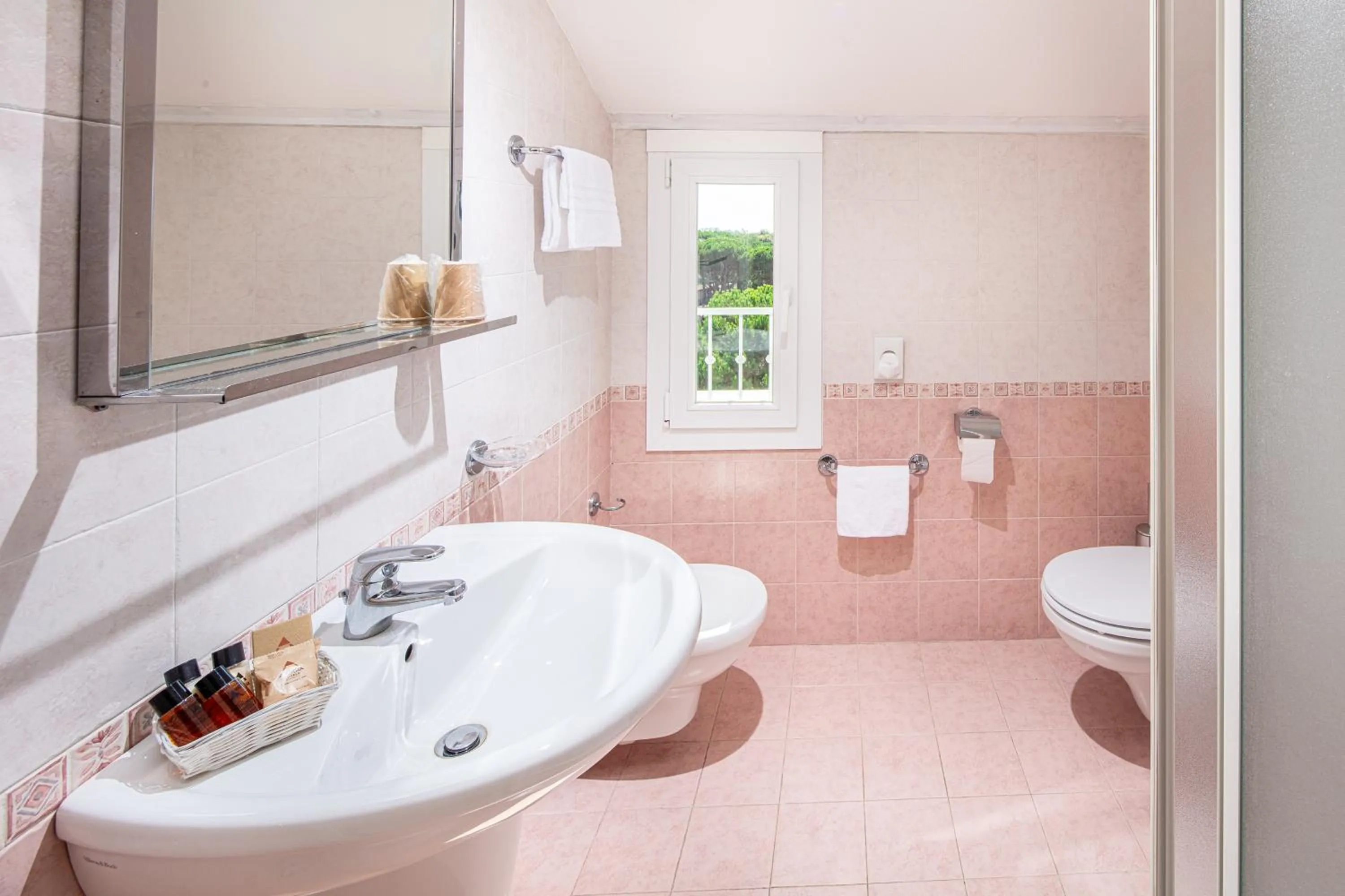 Swimming pool in Hotel Jasminum