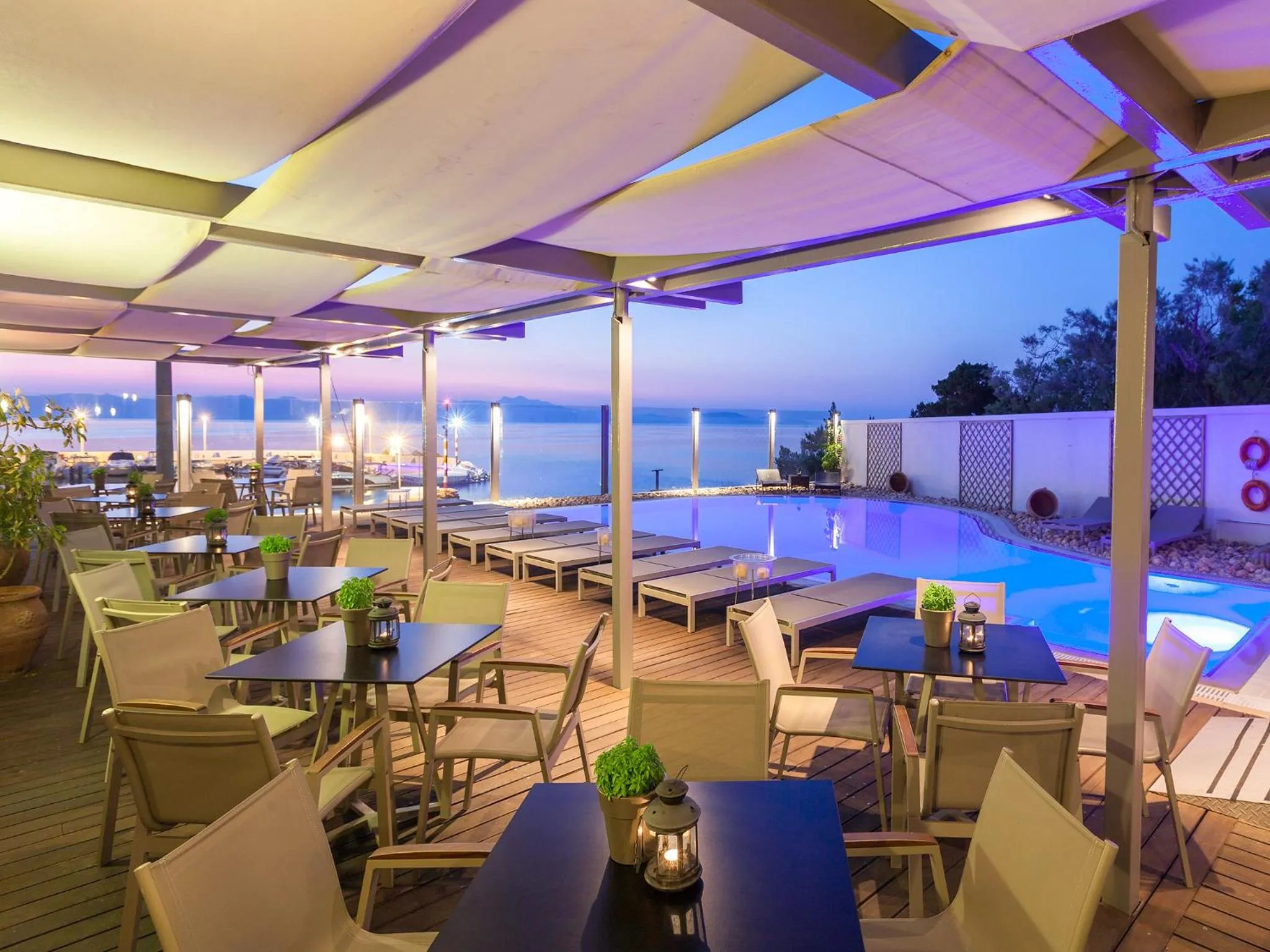 Restaurant/places to eat in Cabo Verde Hotel