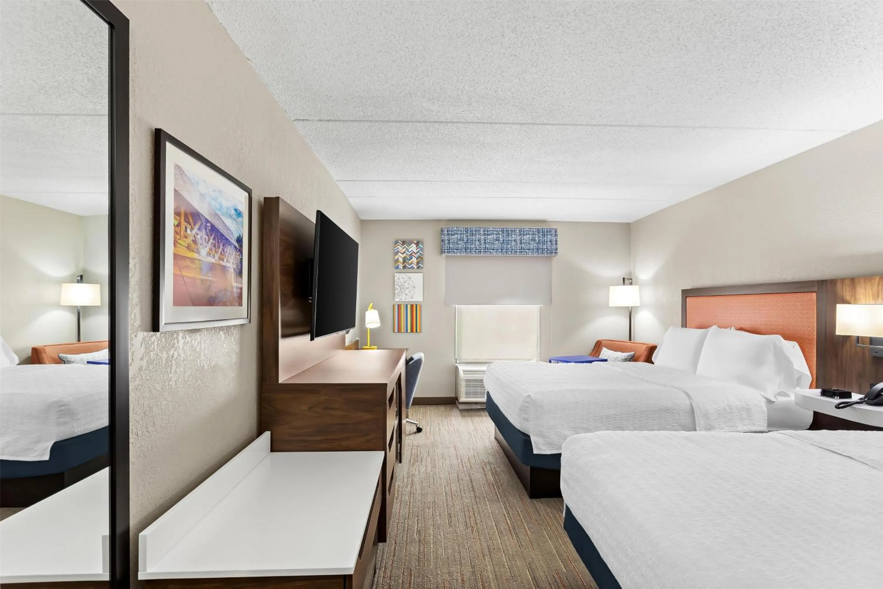 Bed in Hampton Inn & Suites Bolingbrook
