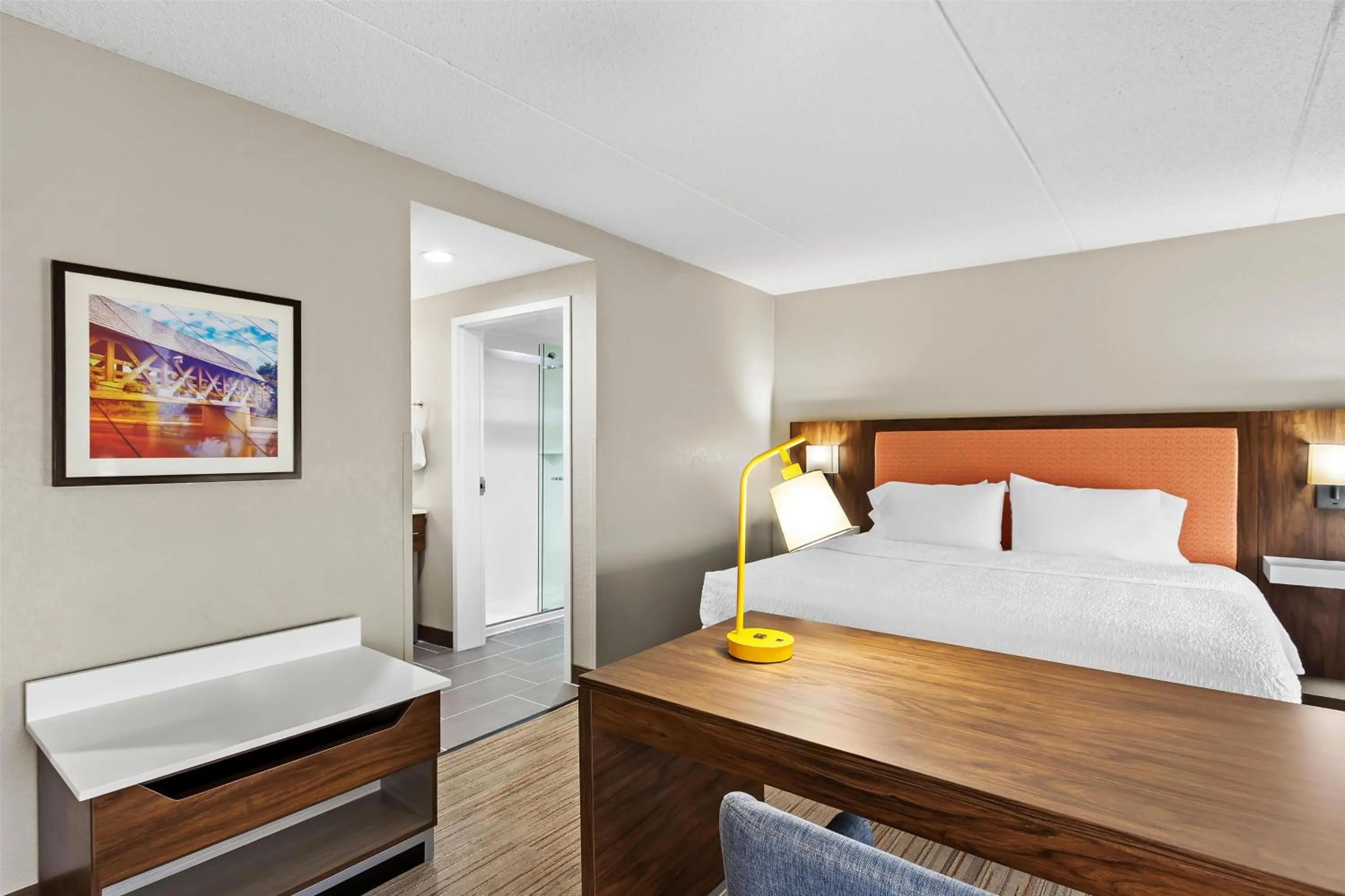 Bedroom, Bed in Hampton Inn & Suites Bolingbrook
