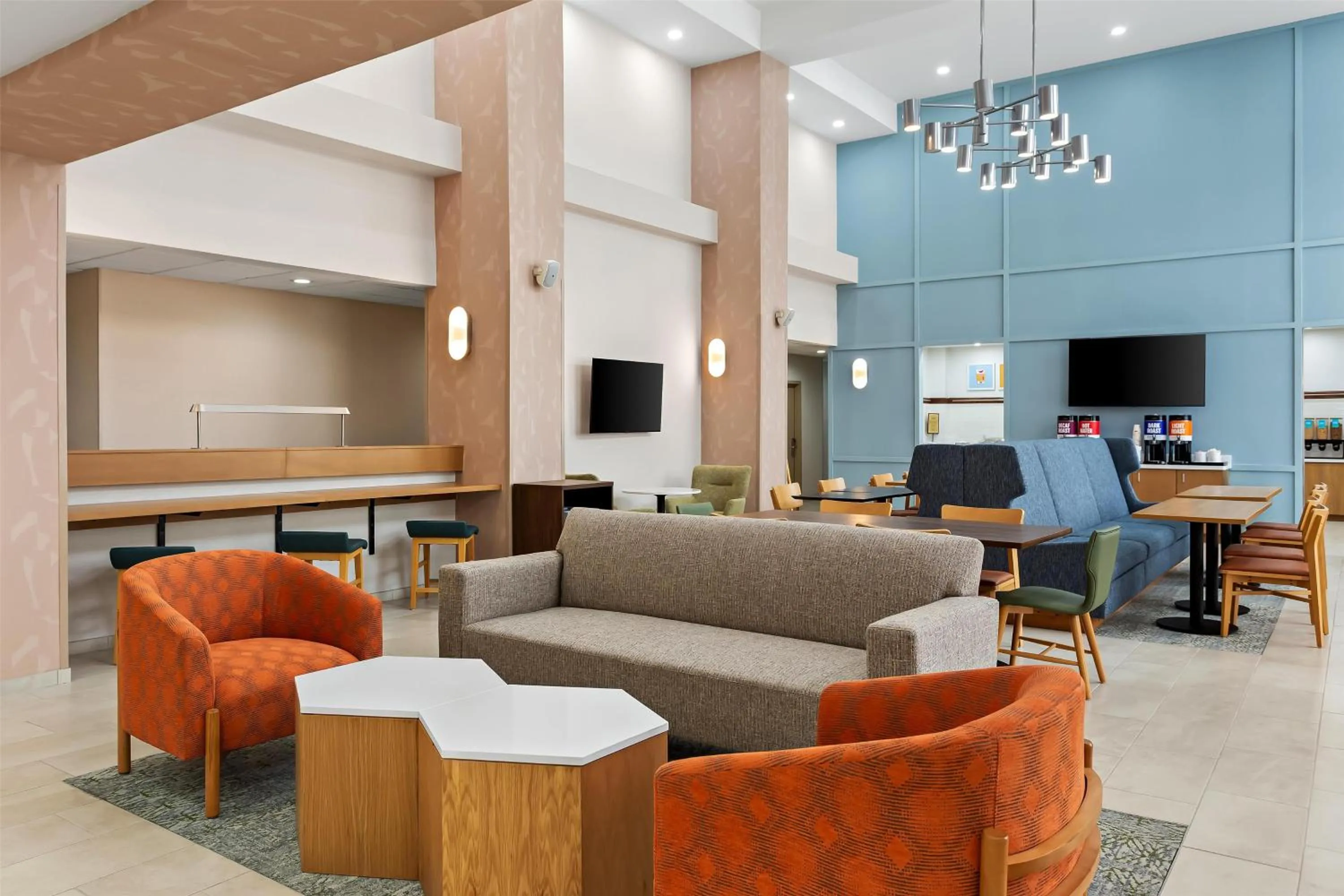 Breakfast in Hampton Inn & Suites Bolingbrook