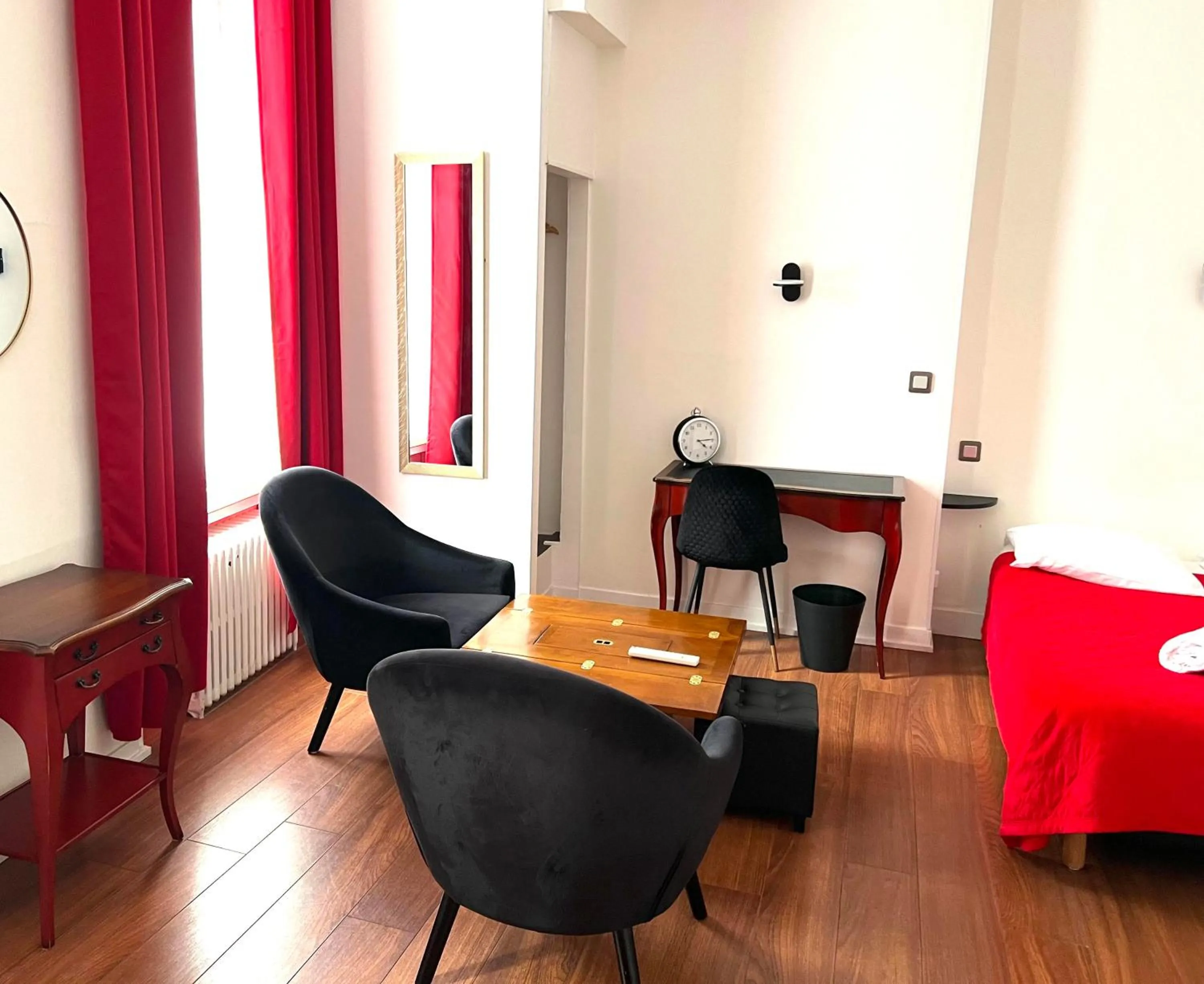 Bed in Hôtel Les Quais