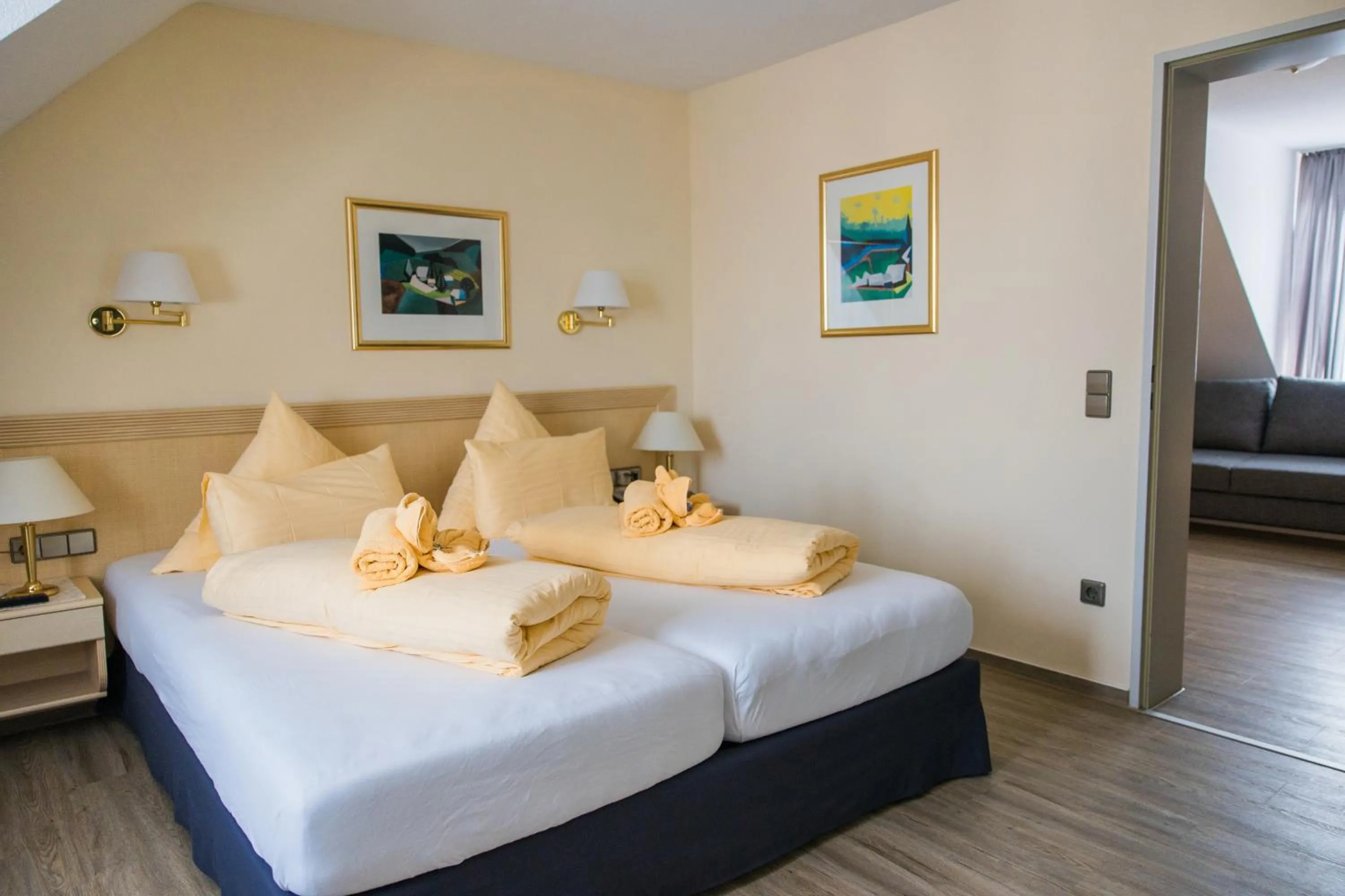 Bedroom, Bed in Hotel & Restaurant Mainaublick