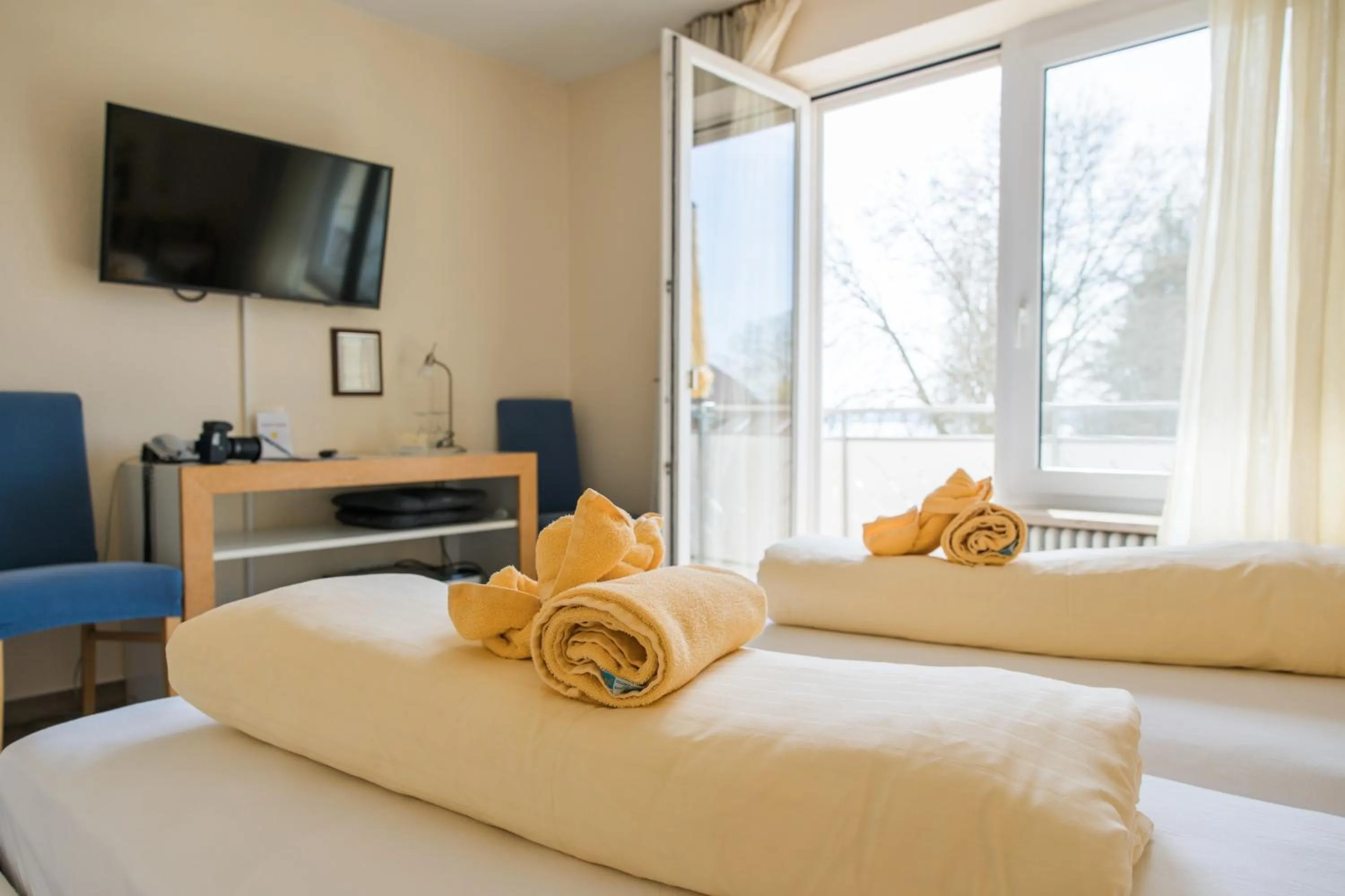 Bed in Hotel & Restaurant Mainaublick