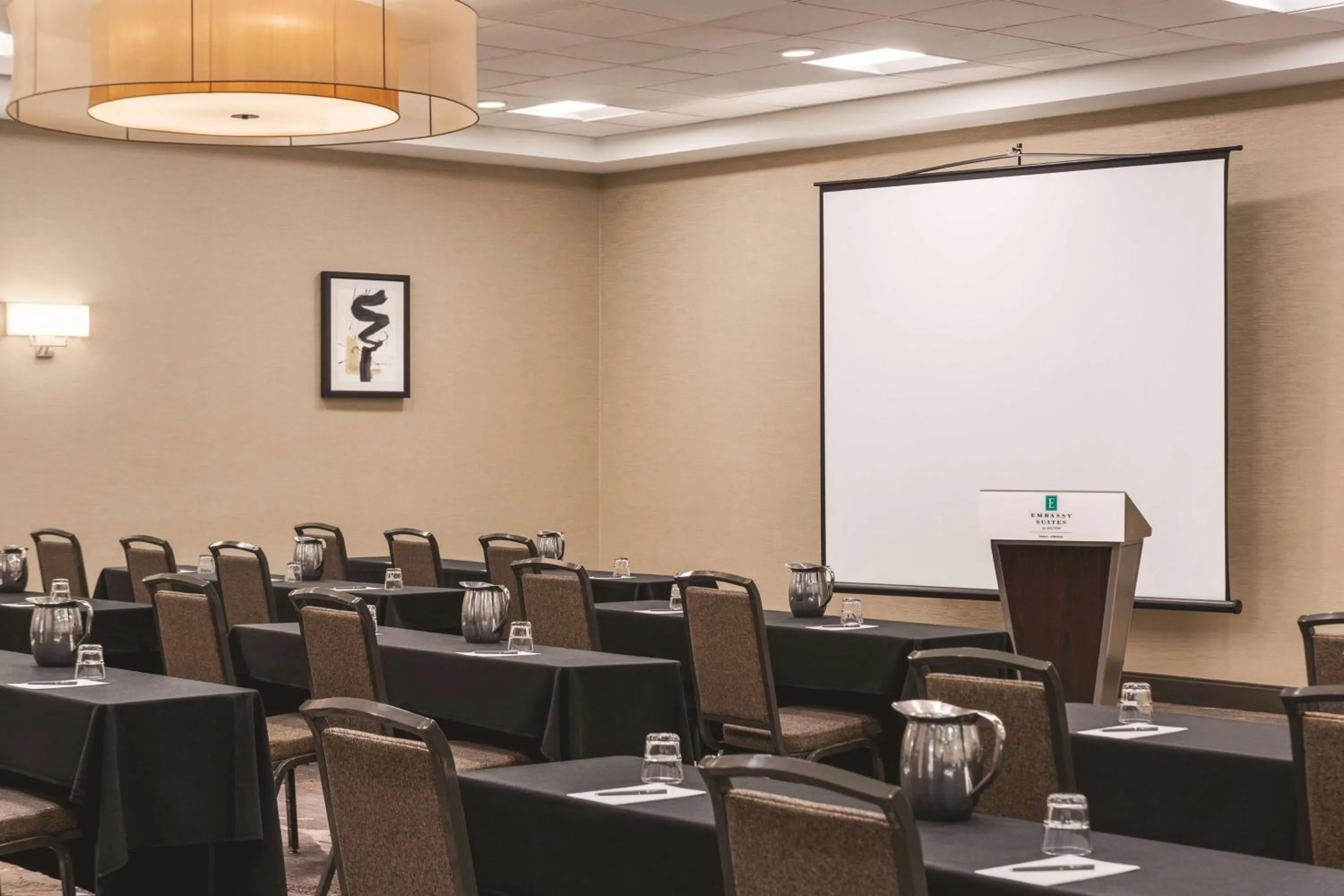 Meeting/conference room in Embassy Suites by Hilton Baltimore at BWI Airport