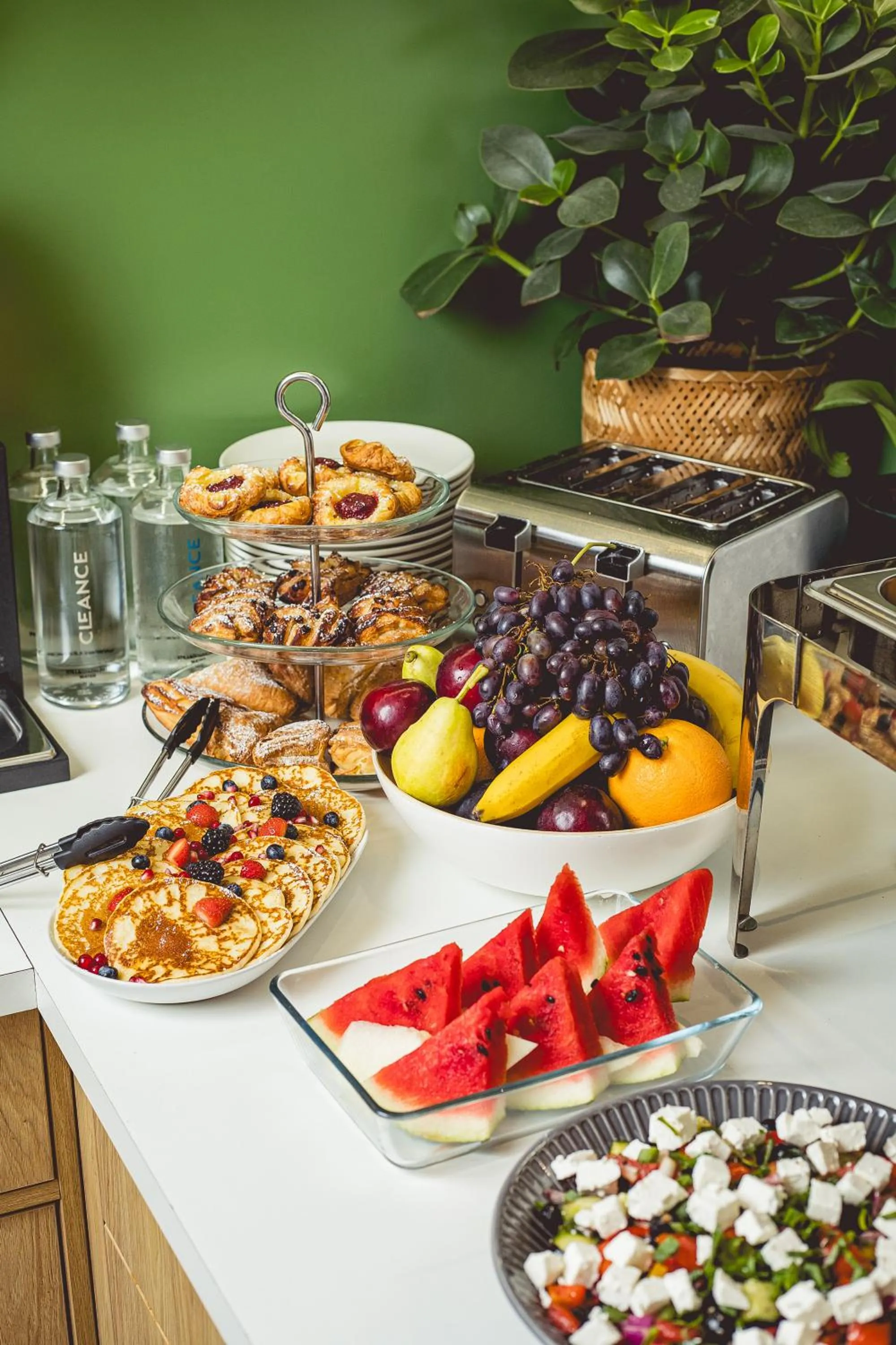 Breakfast in Florin Apart Hotel