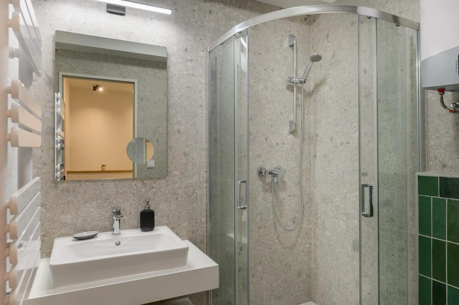 Bathroom in Florin Apart Hotel