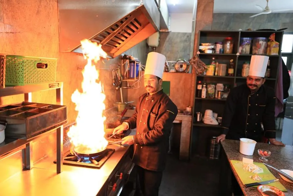 Restaurant/places to eat in 7 Pines Kasauli