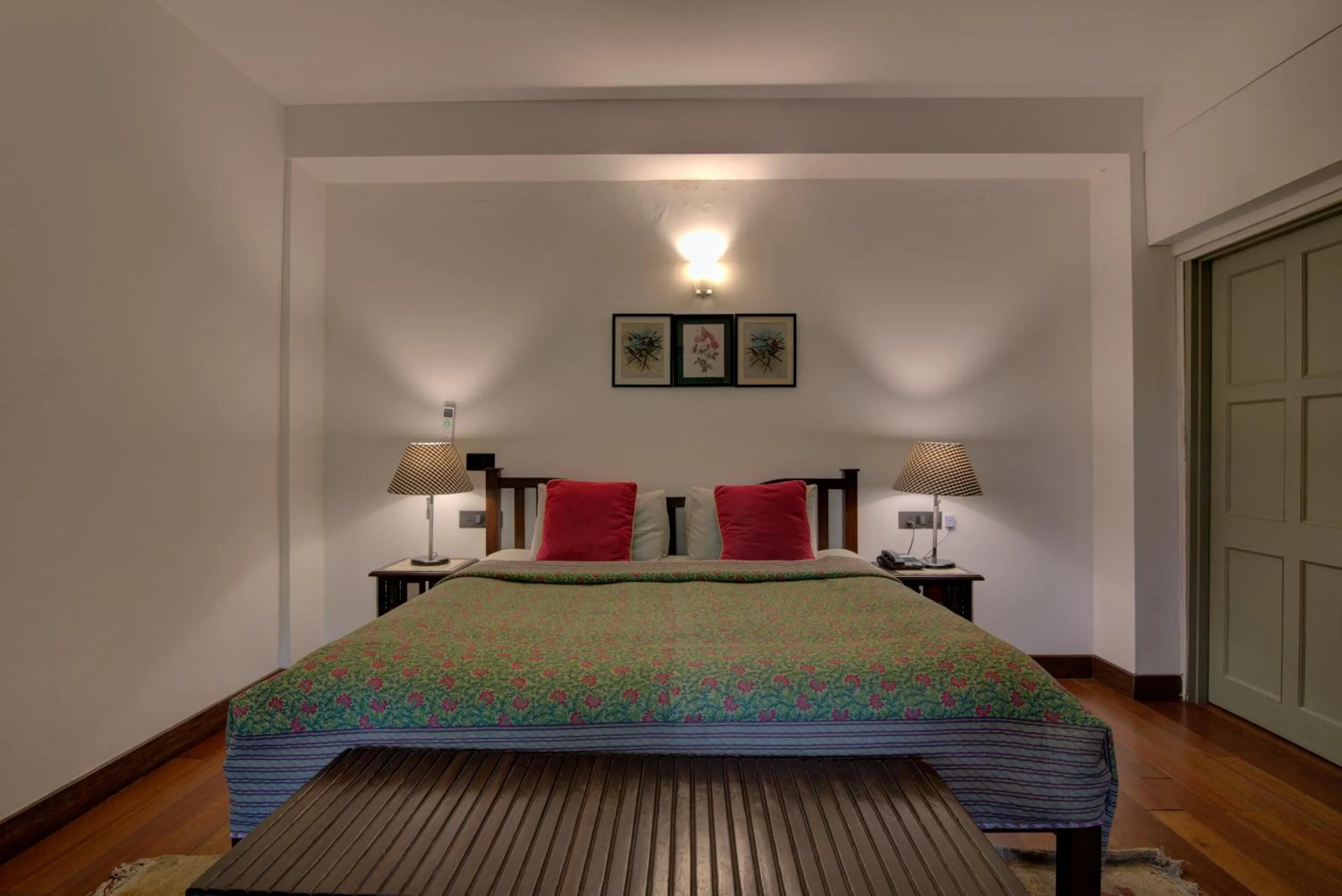 Bed in 7 Pines Kasauli