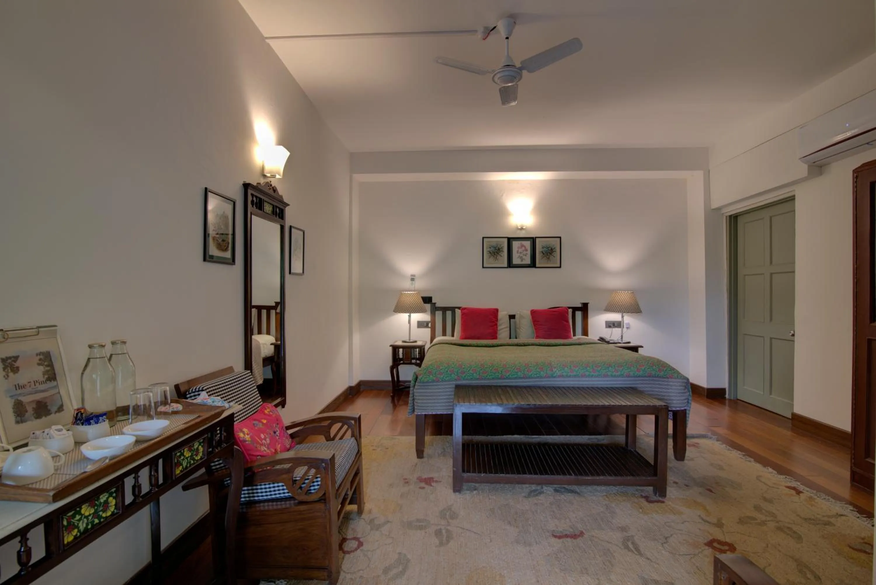 Bed in 7 Pines Kasauli