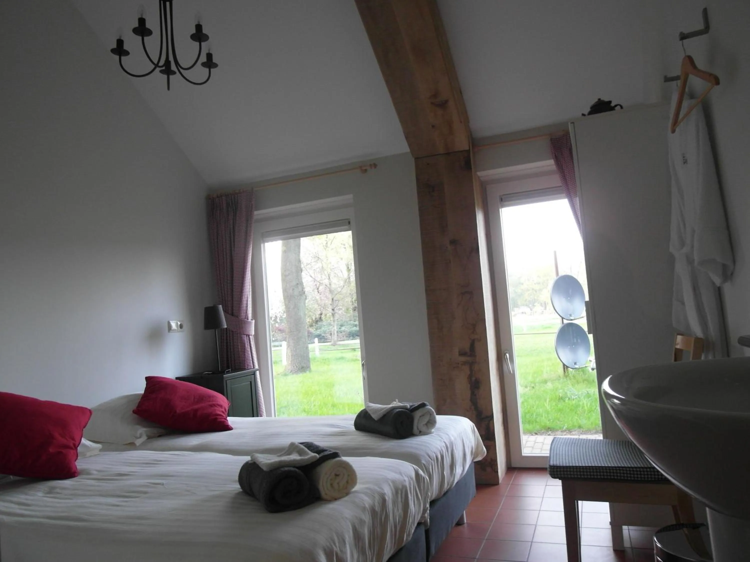 Photo of the whole room, Bed in B&B De Pepper