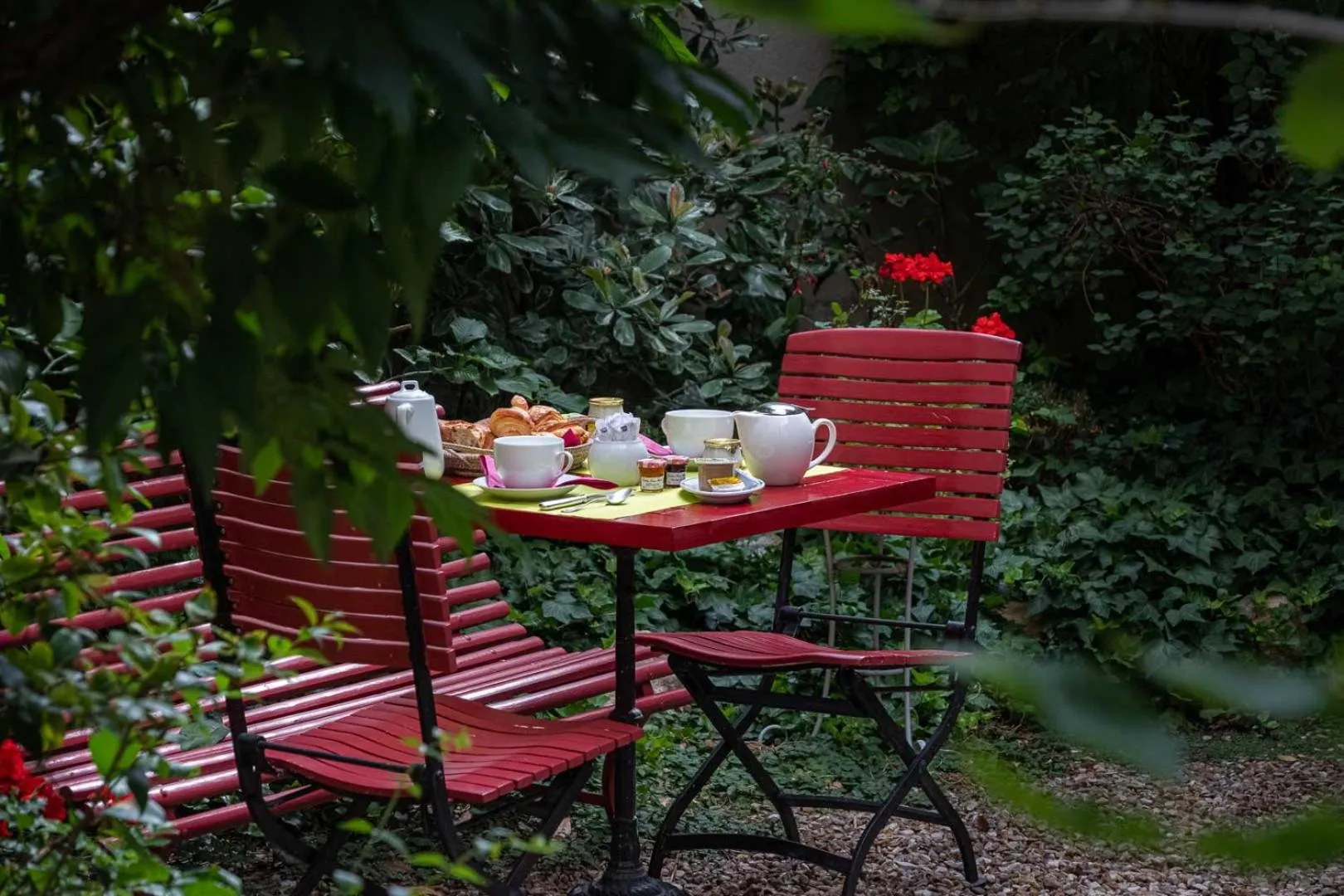 Garden in Hôtel de l'Avre