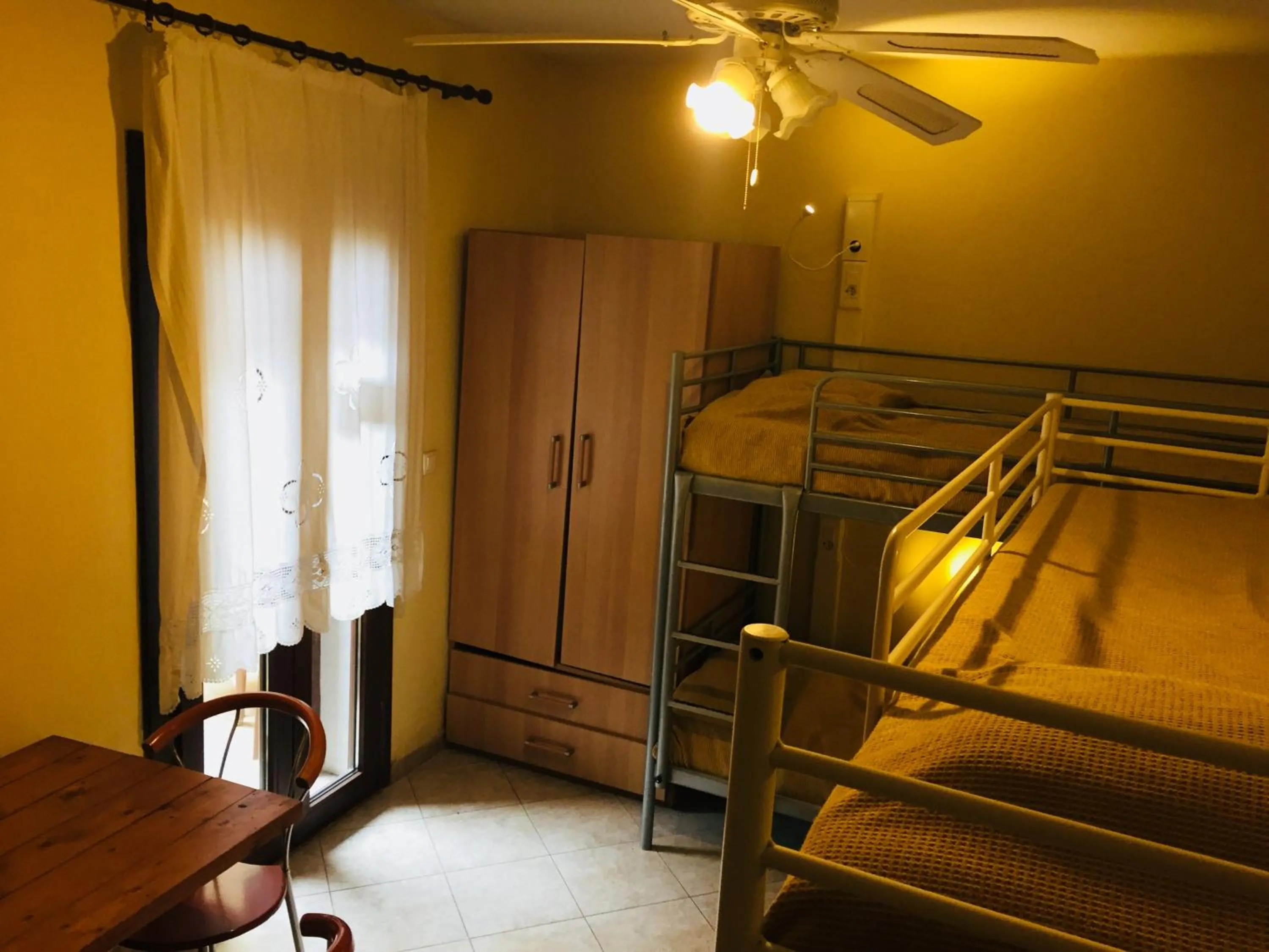 Other, Bed in Studios Arabas