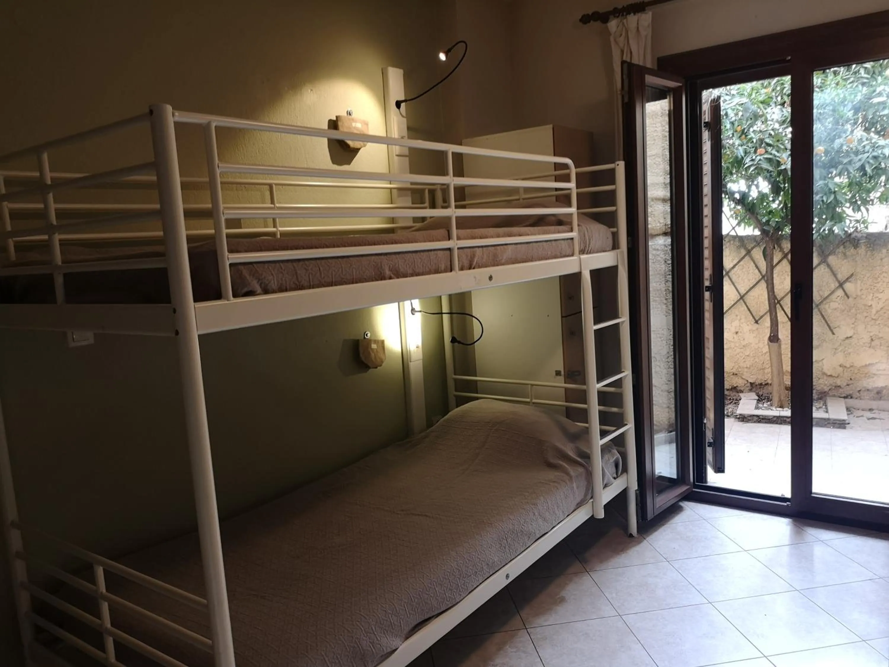 Day, Bed in Studios Arabas