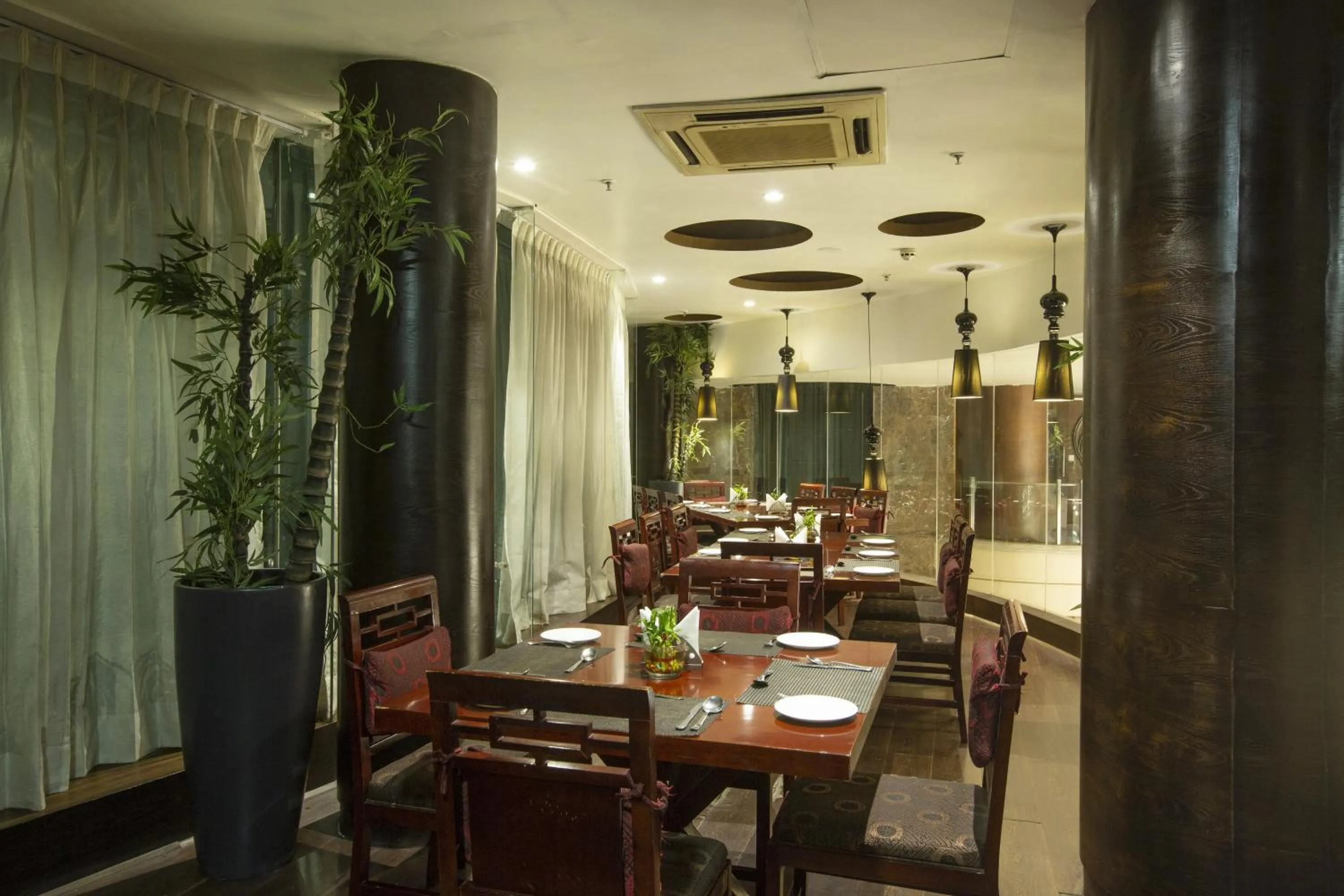 Restaurant/places to eat in Vesta International