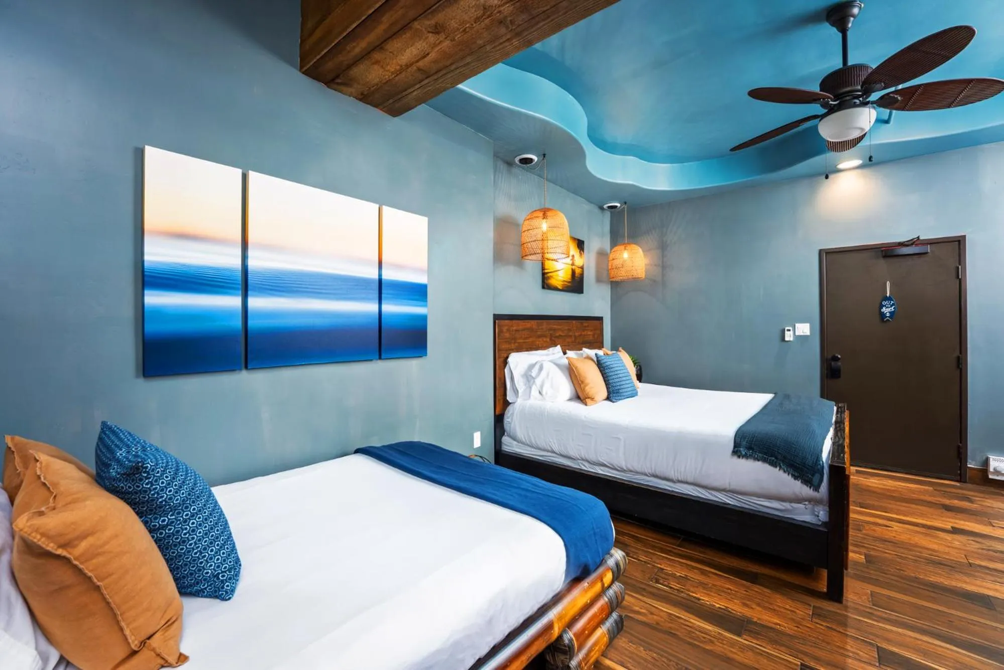 Photo of the whole room, Bed in Nomads Hotel