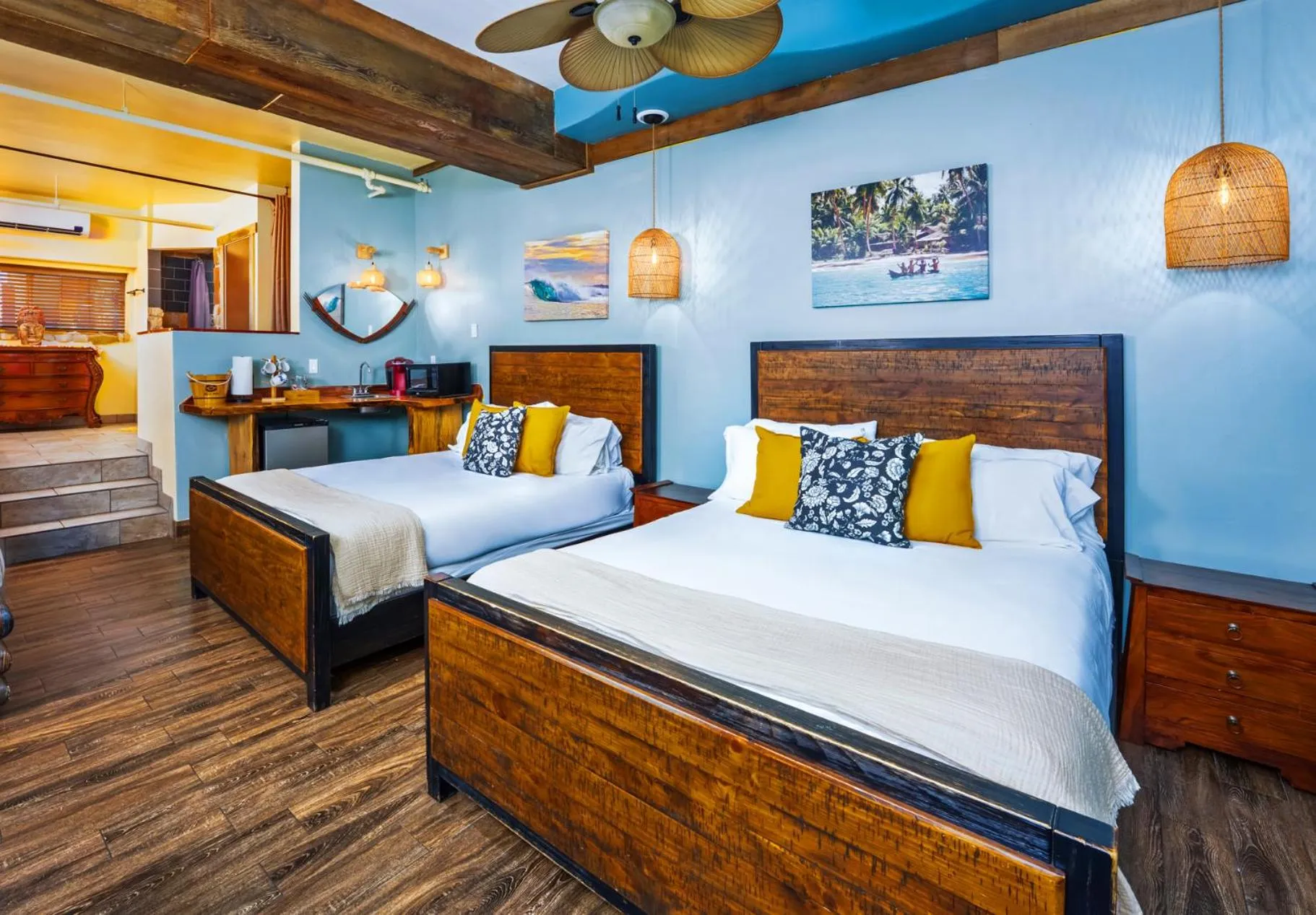 Photo of the whole room, Bed in Nomads Hotel