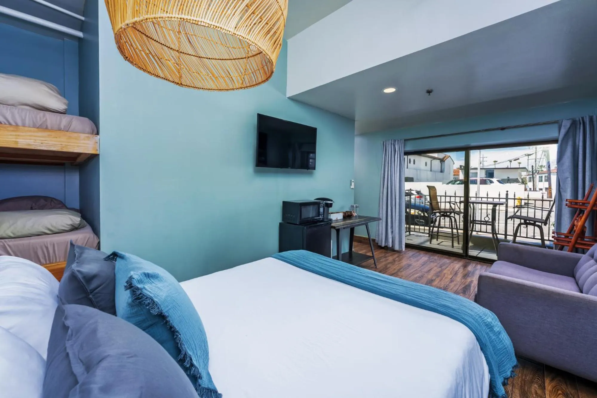 Photo of the whole room, Bed in Nomads Hotel