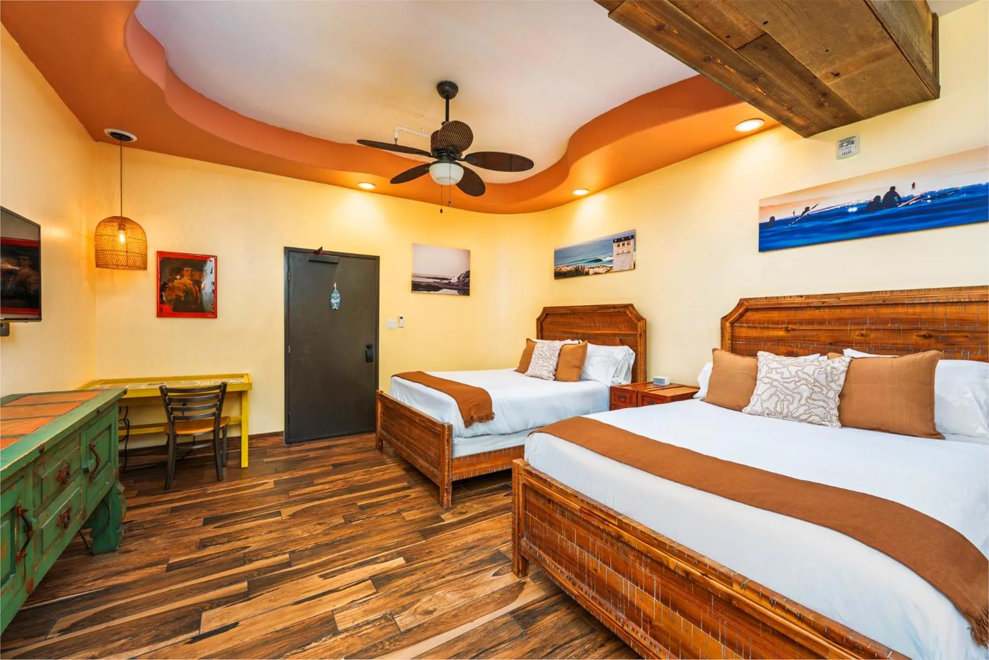 Photo of the whole room, Bed in Nomads Hotel