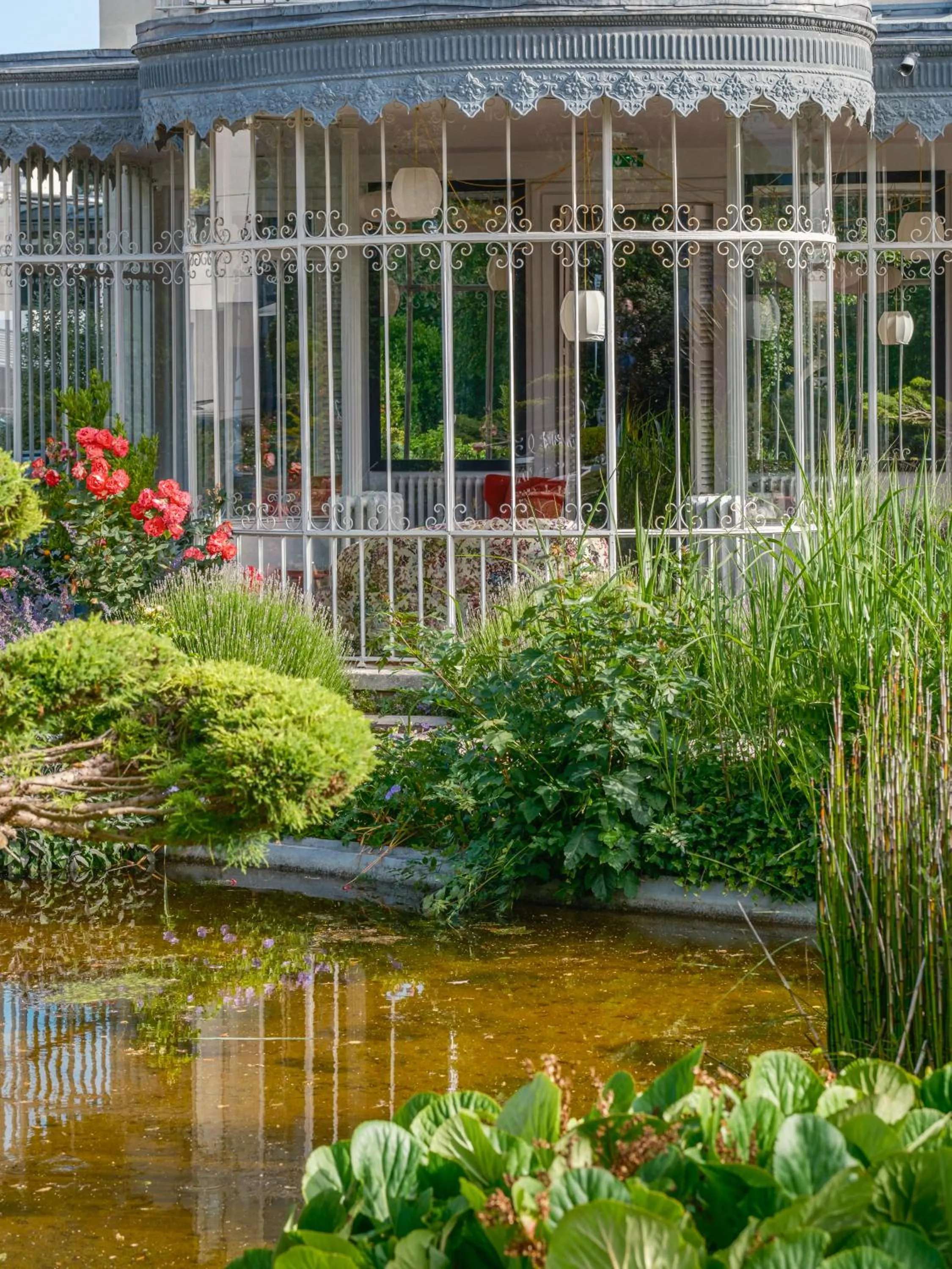 Garden in Château Belmont Tours by The Crest Collection