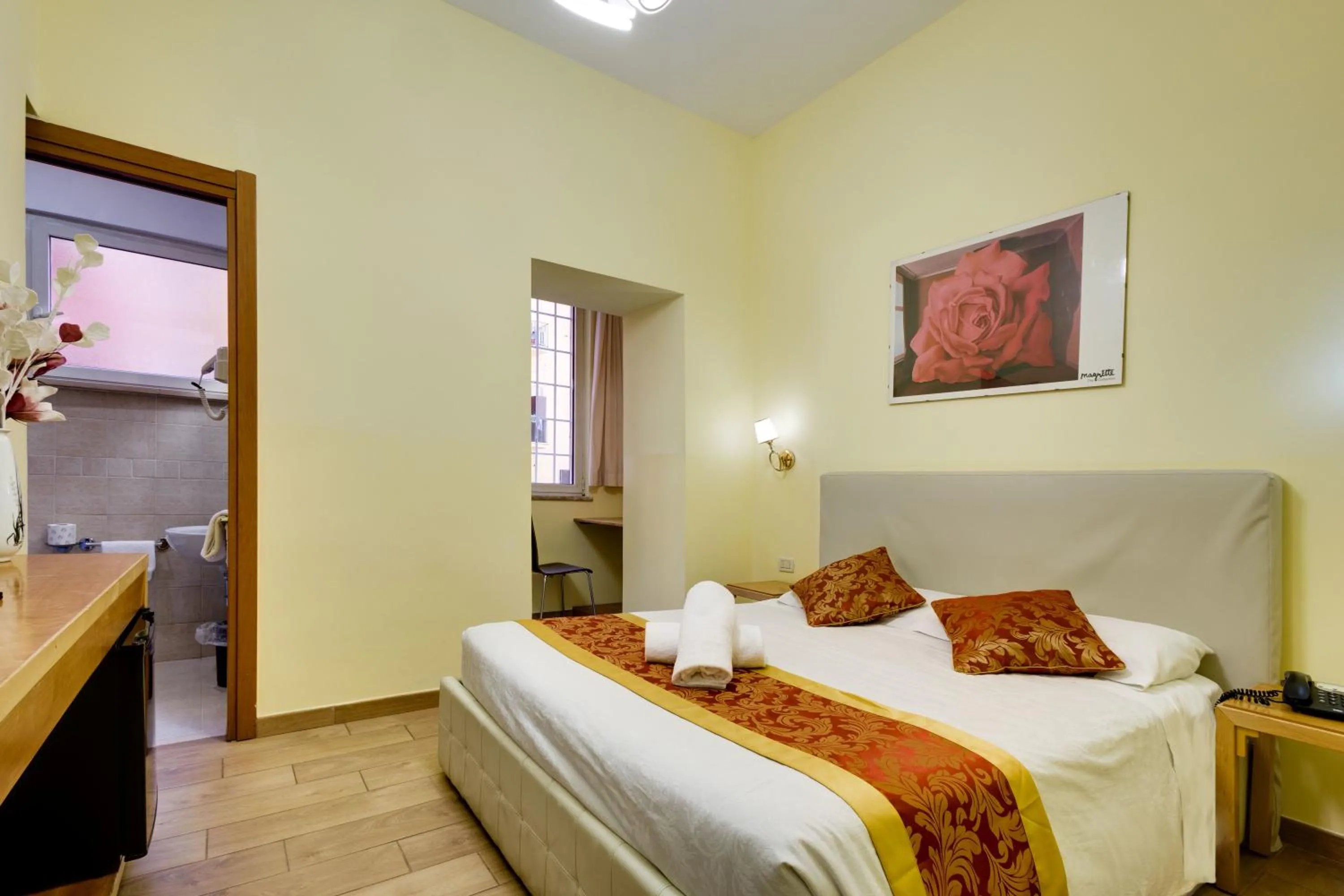 Bedroom, Bed in Hotel Terminal