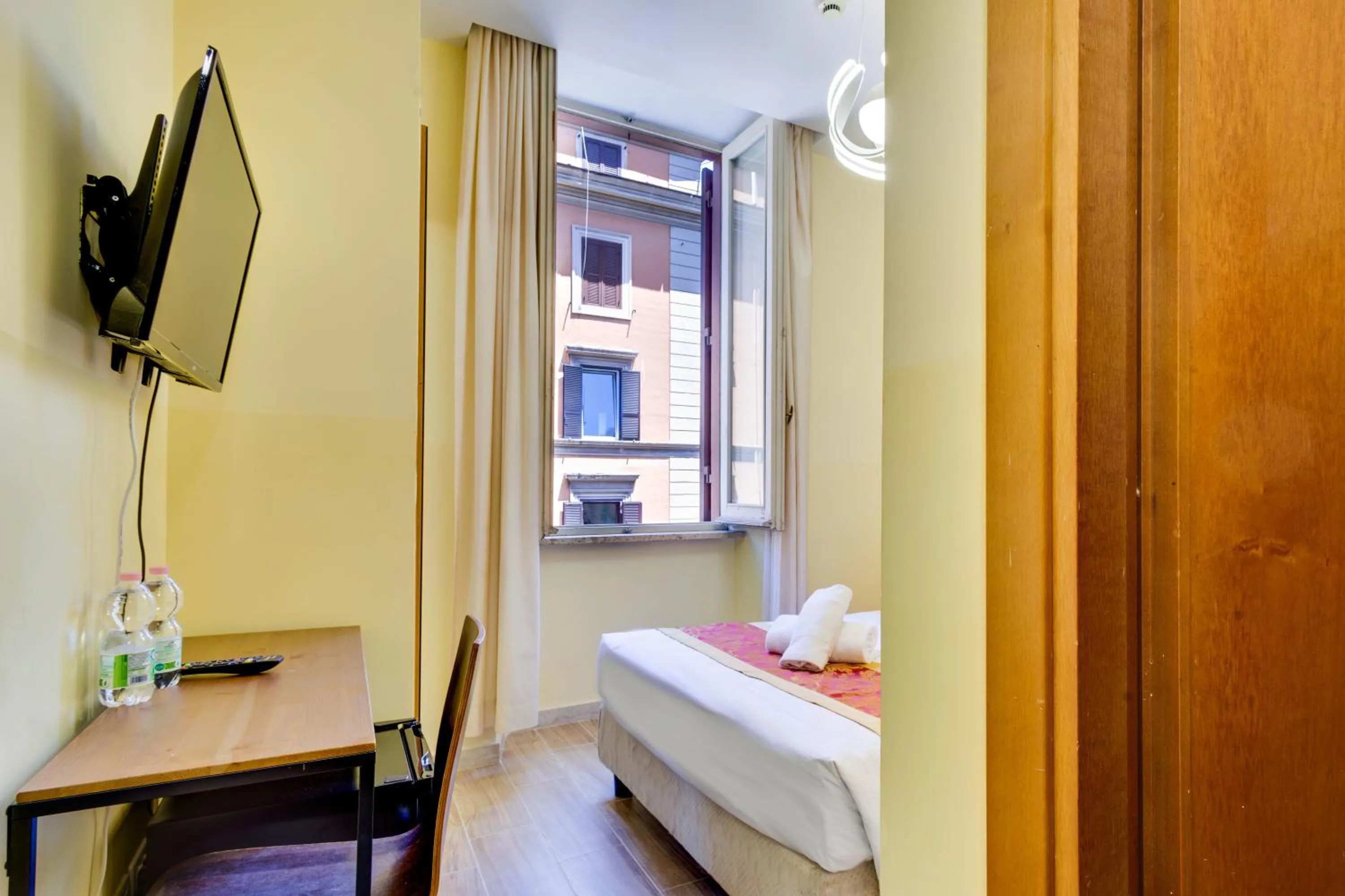 Bedroom, Bed in Hotel Terminal