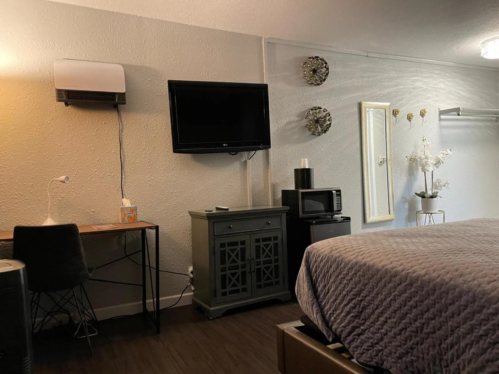 The Village Inn Hotel