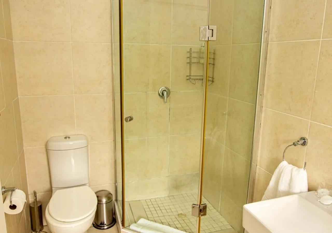 Shower in Hotel du Vin Franschhoek