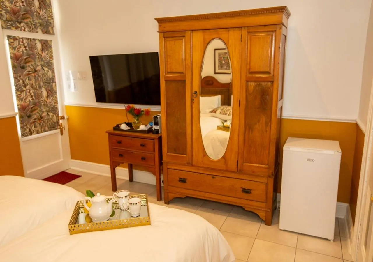 TV and multimedia, Bed in Hotel du Vin Franschhoek